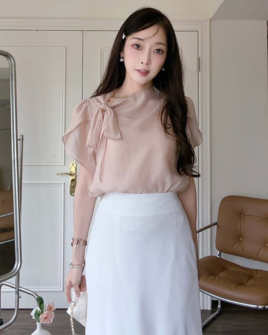 LINA LINA正韓高雅氣韻綁結造型光澤上衣附背心-蜜桃粉
