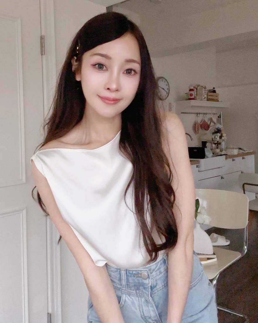 LINA LINA時髦箴言純色光澤滑料兩穿上衣-珍珠白