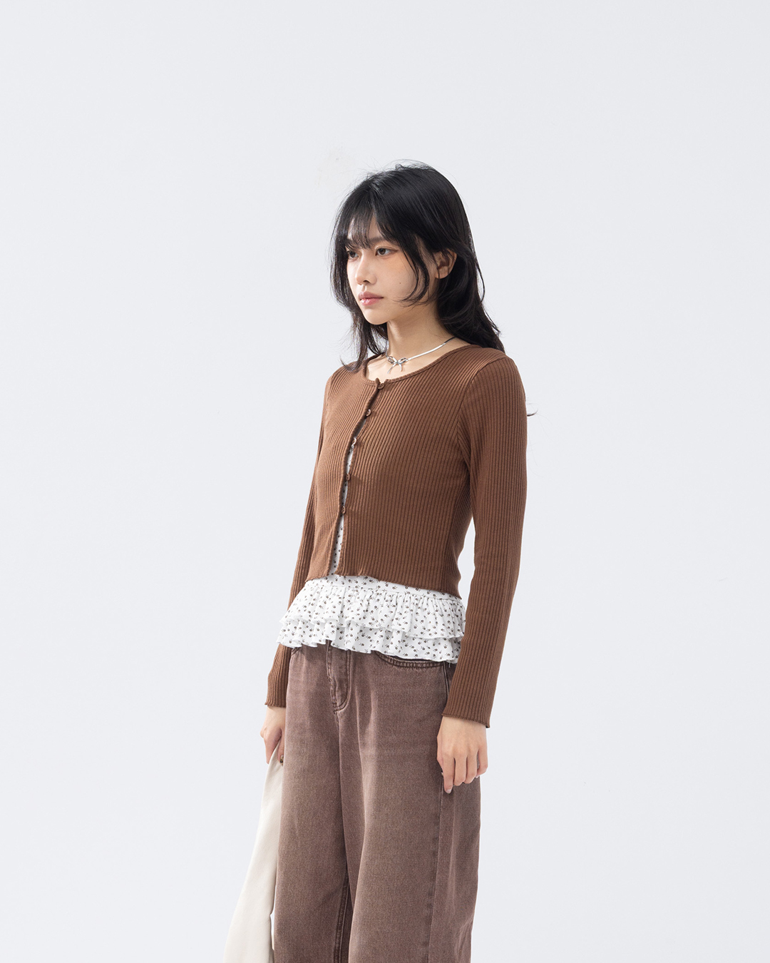Two-piece set including floral spaghetti strap vest and long-sleeved knit cardigan, available in three colors.【01099736】in stock+pre-order