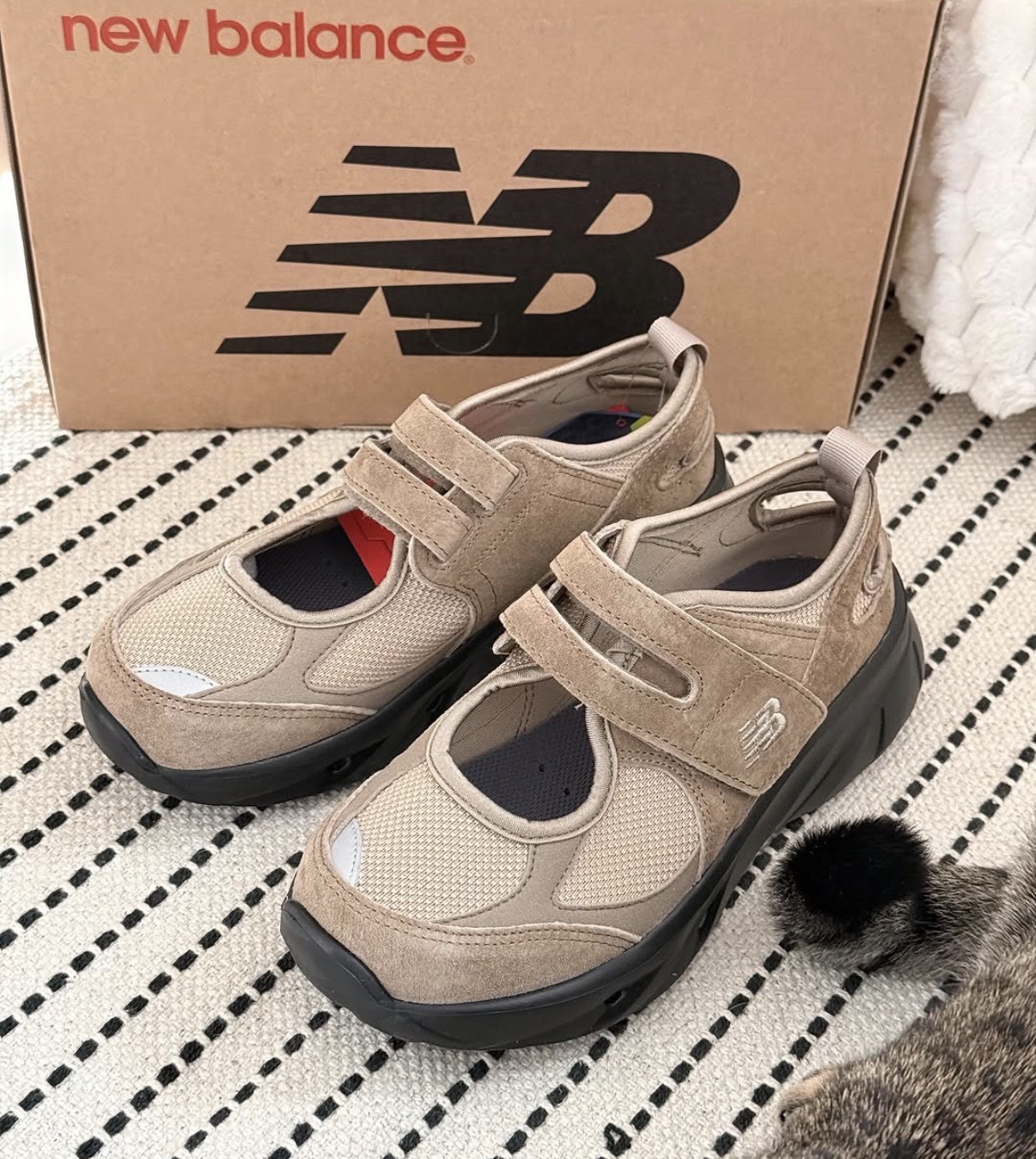 【OWN】New Balance Breeze 瑪莉珍鞋 MARY JANE 運動 涼鞋 魔鬼瞻 機能 麂皮 透氣網布 女鞋 SD2203BE 韓國限定