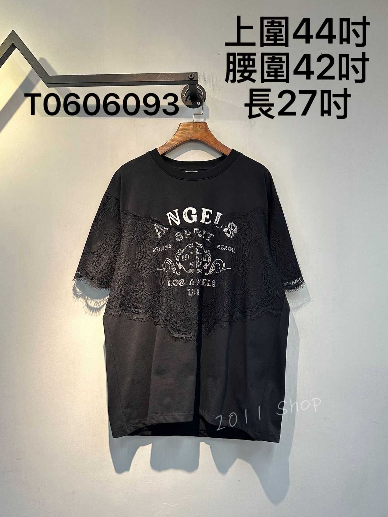 出口日本蕾絲拼布英文字T恤  上圍44吋 腰圍42吋 長27吋  T0606093