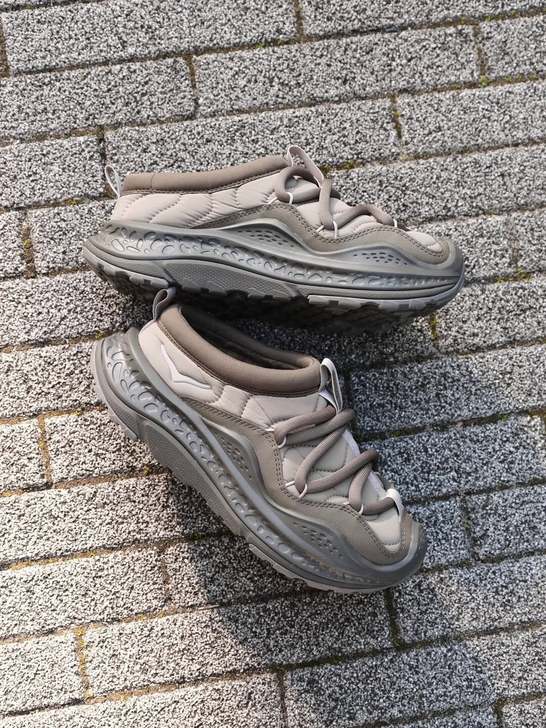 HOKA ORA PRIMO 毛毛蟲 烏龍麵 緩震 恢復鞋 懶人鞋 拖鞋 灰咖 灰卡其 焙茶咖啡 反光 男女鞋 1141570-lph / 預購