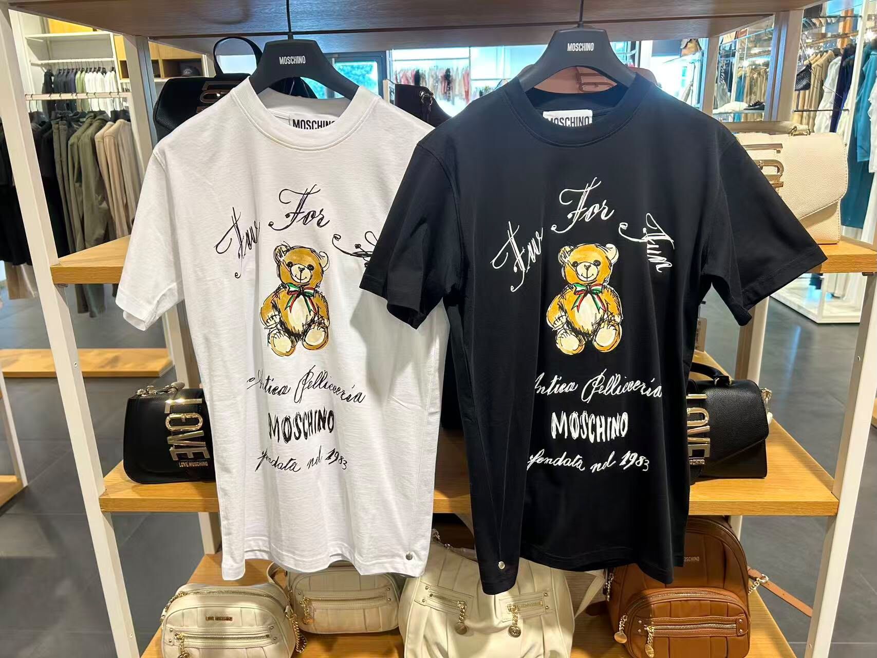 LYS01891 Moschino 復古泰迪熊插畫短袖Tee