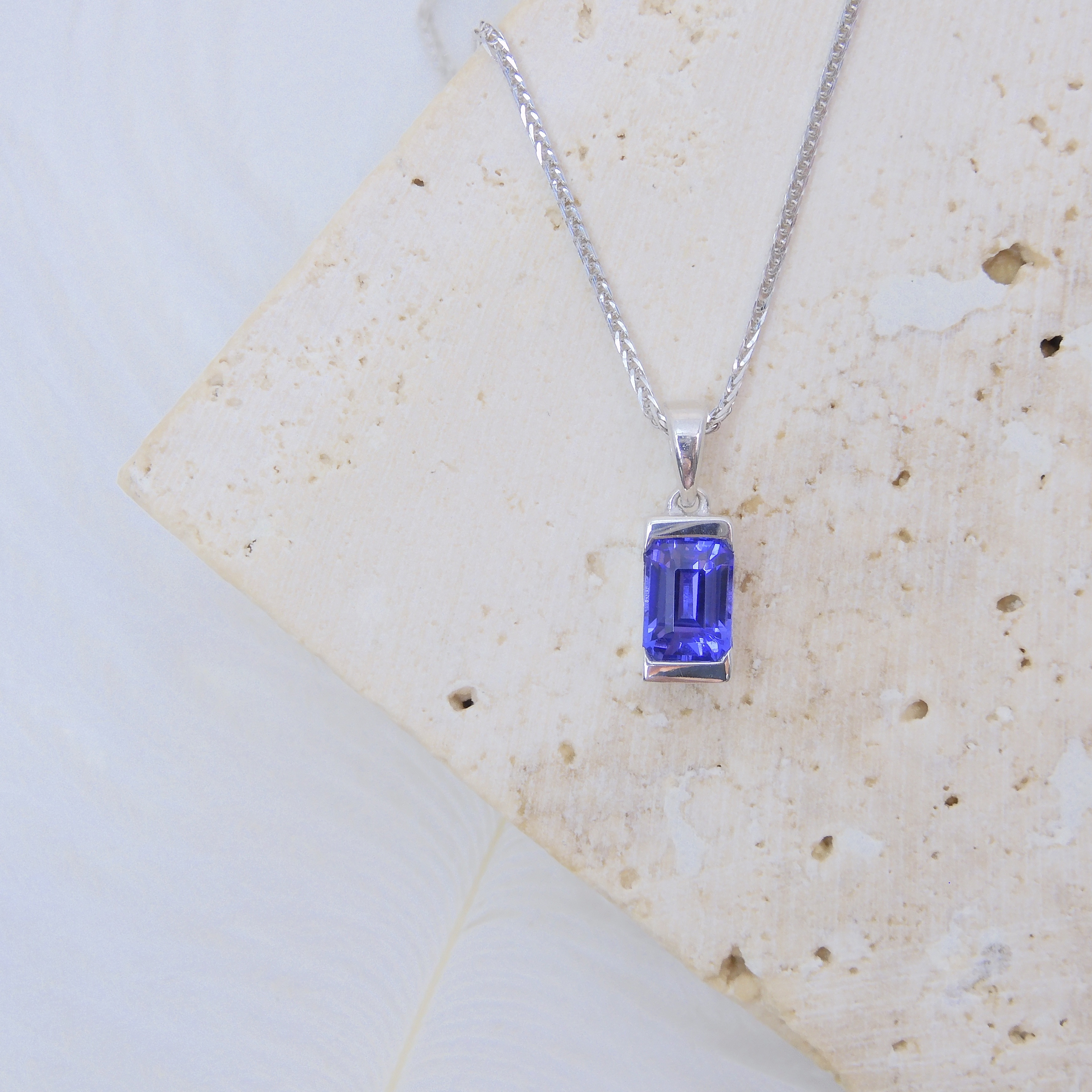 訂製 S925銀 0.88ct 坦桑石吊墜