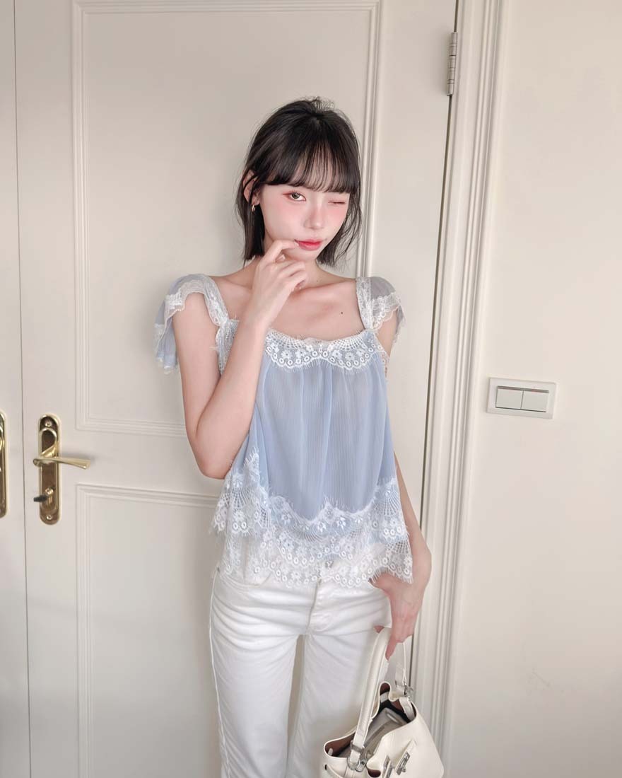 LINA LINA蒼藍柔語睫毛蕾絲滾邊髮絲紋上衣-清新藍