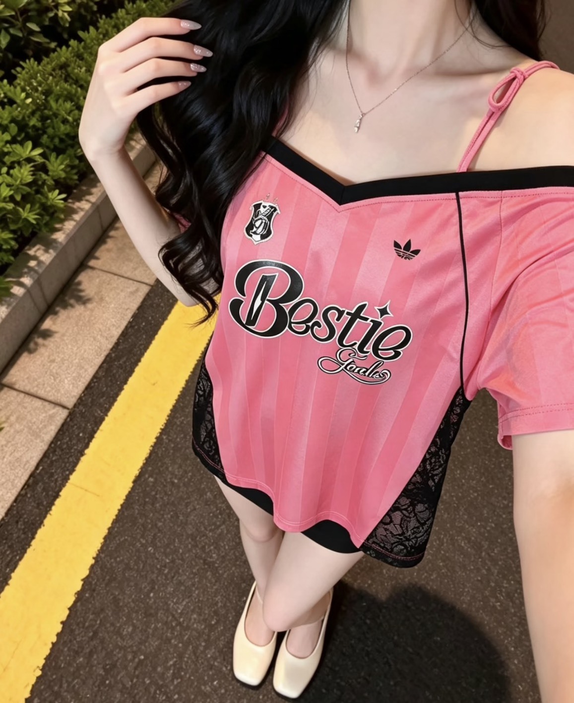 【Luxury】 Adidas originals 球衣風寬松露肩吊帶鏤空蕾絲短袖 T恤 女款 蕾絲側邊修身型  蝴蝶結細肩 KU4756 KU4757