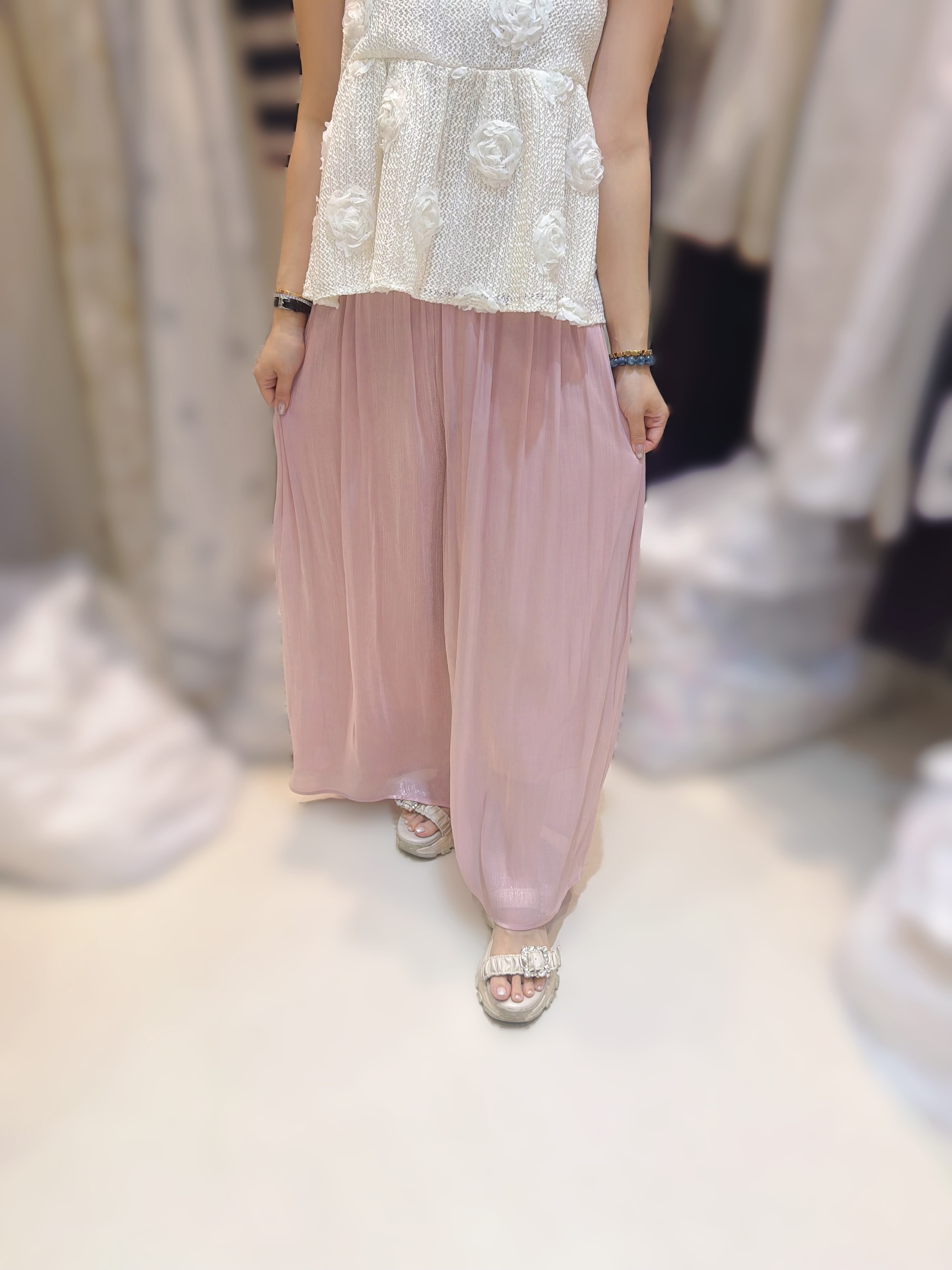 HQ21 腰24-42 HIP57 長38 $399 (一口價)