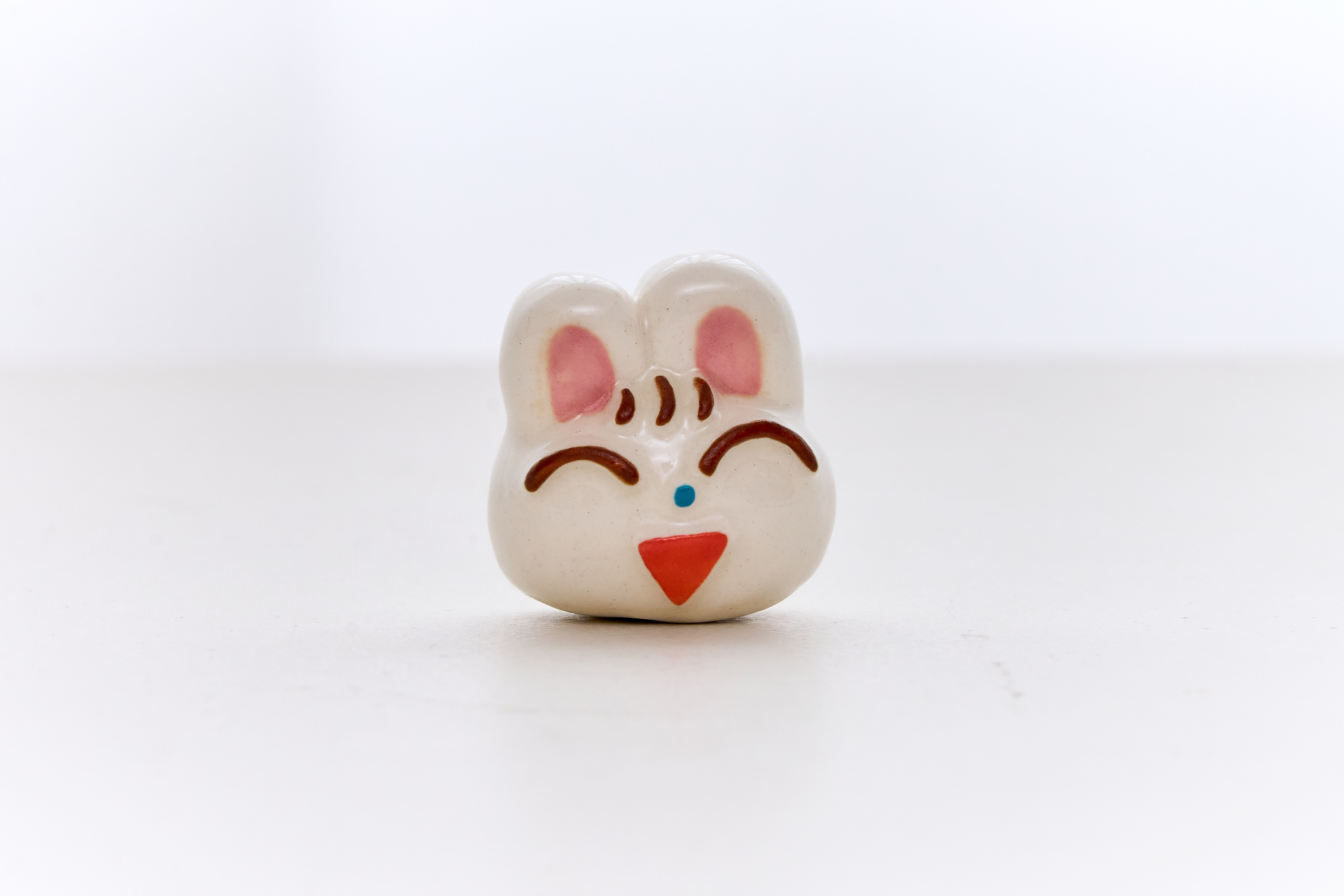 某某x noii noii 10週年聯名  限量瓷偶小兔