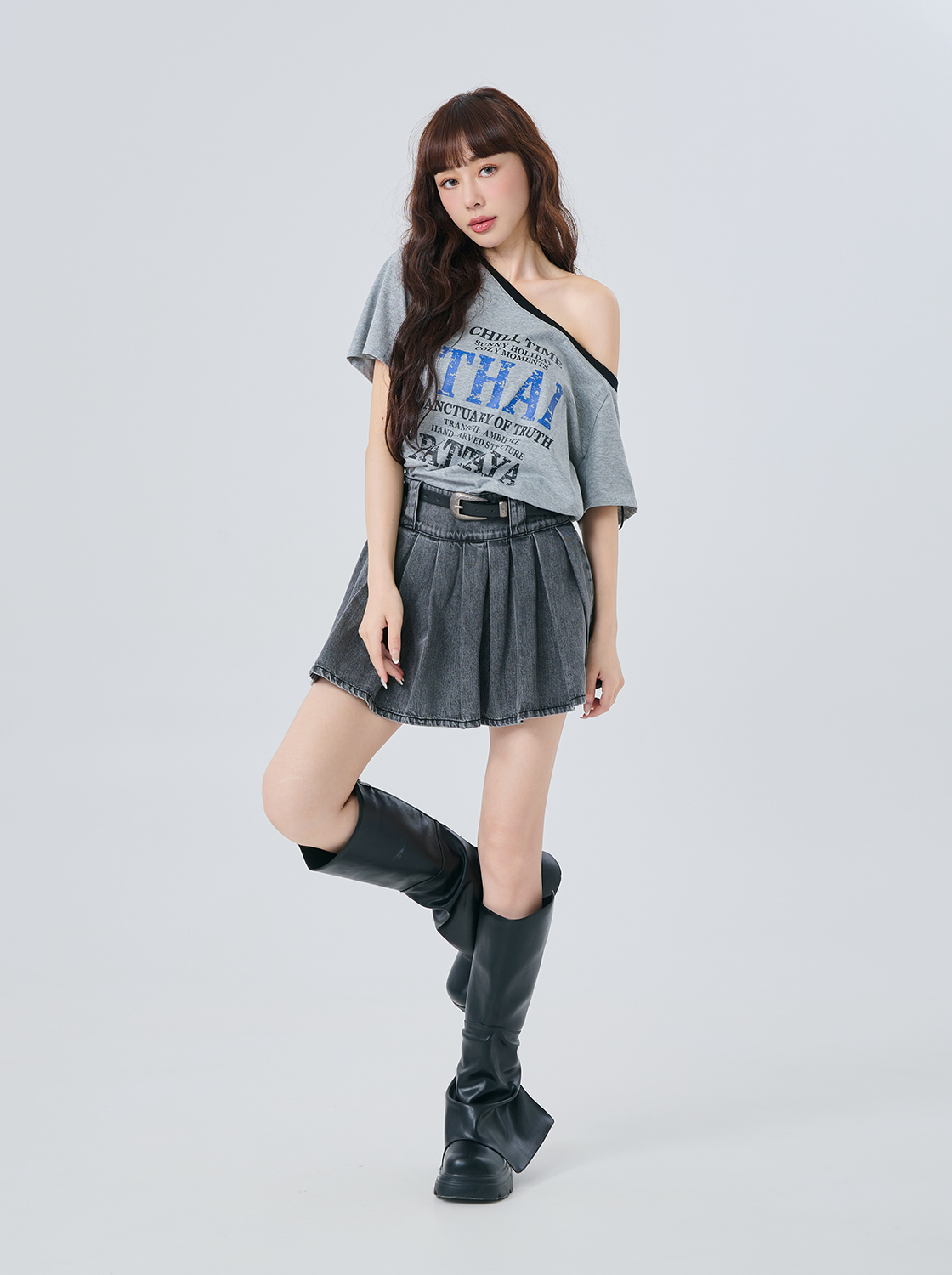 斜肩大字短袖上衣