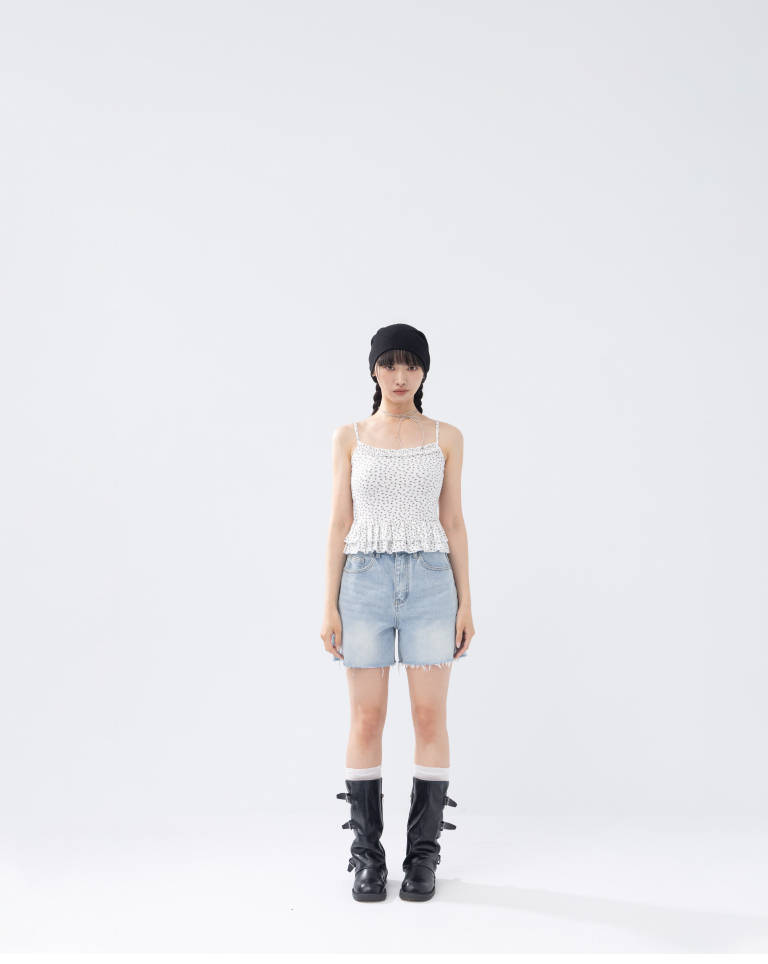 Side-stripped denim shorts, available in two colors, sizes S/M/L.【04130334】in stock+pre-order