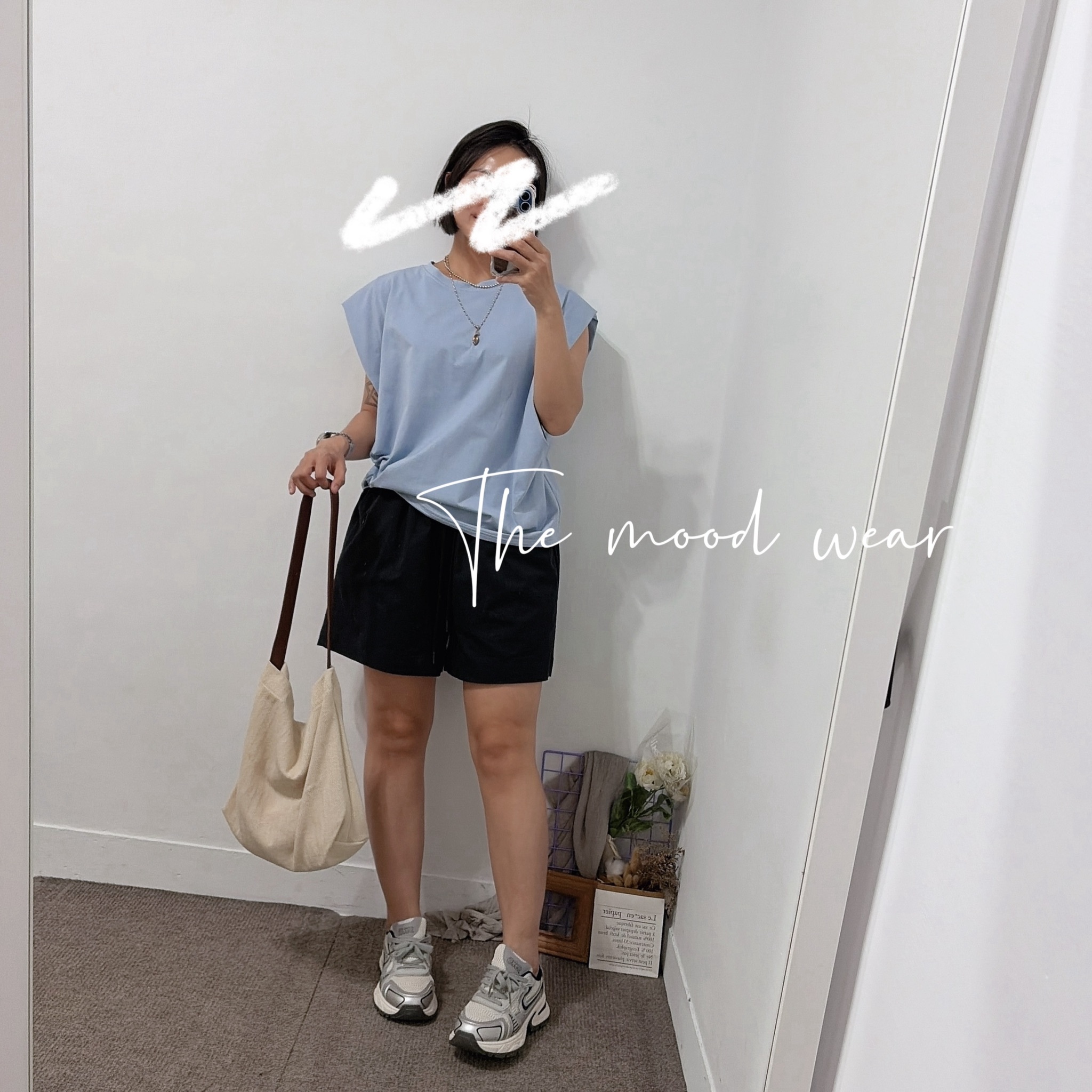 腰間立體抓摺 二分袖上衣 (黑色/白色/水藍 )