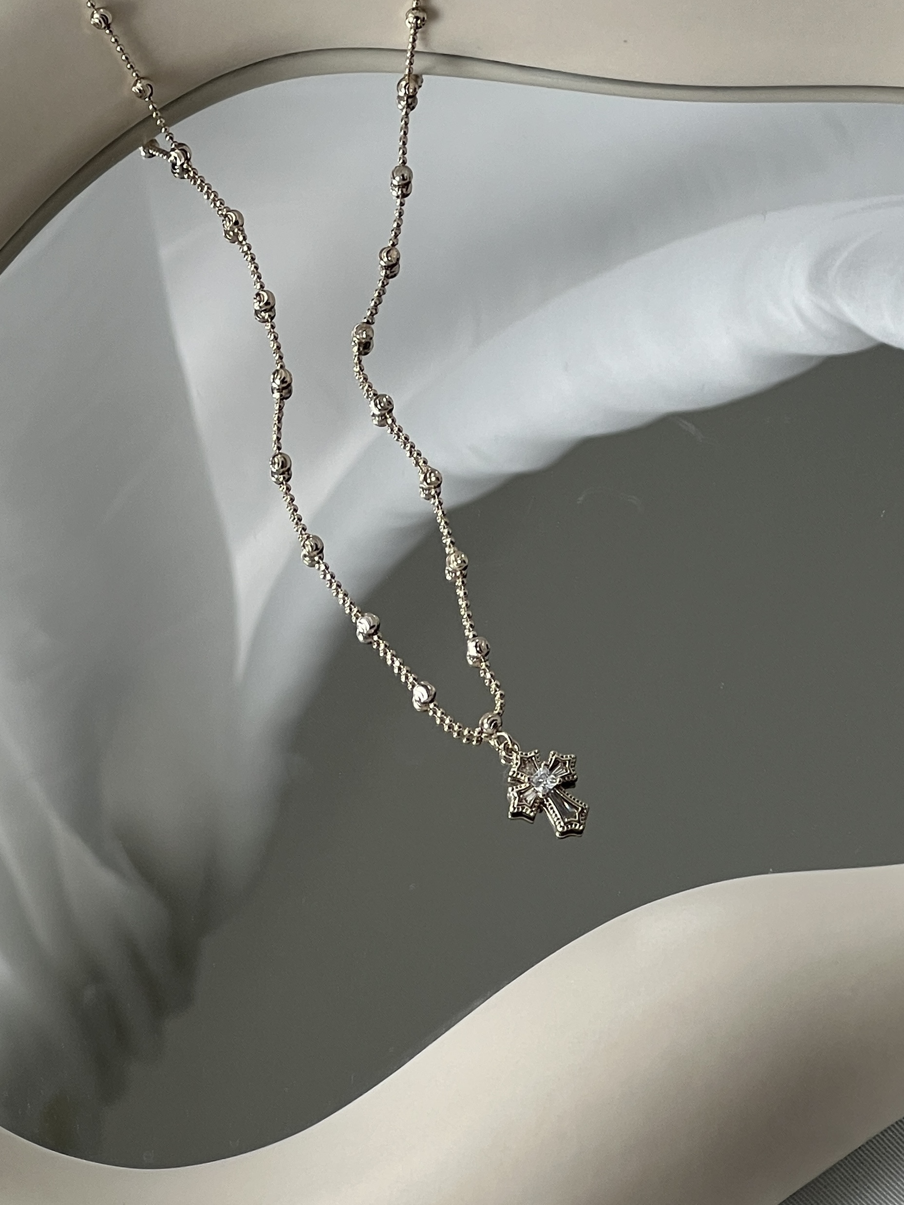 小眾感✨復古鑲鑽十字鍊