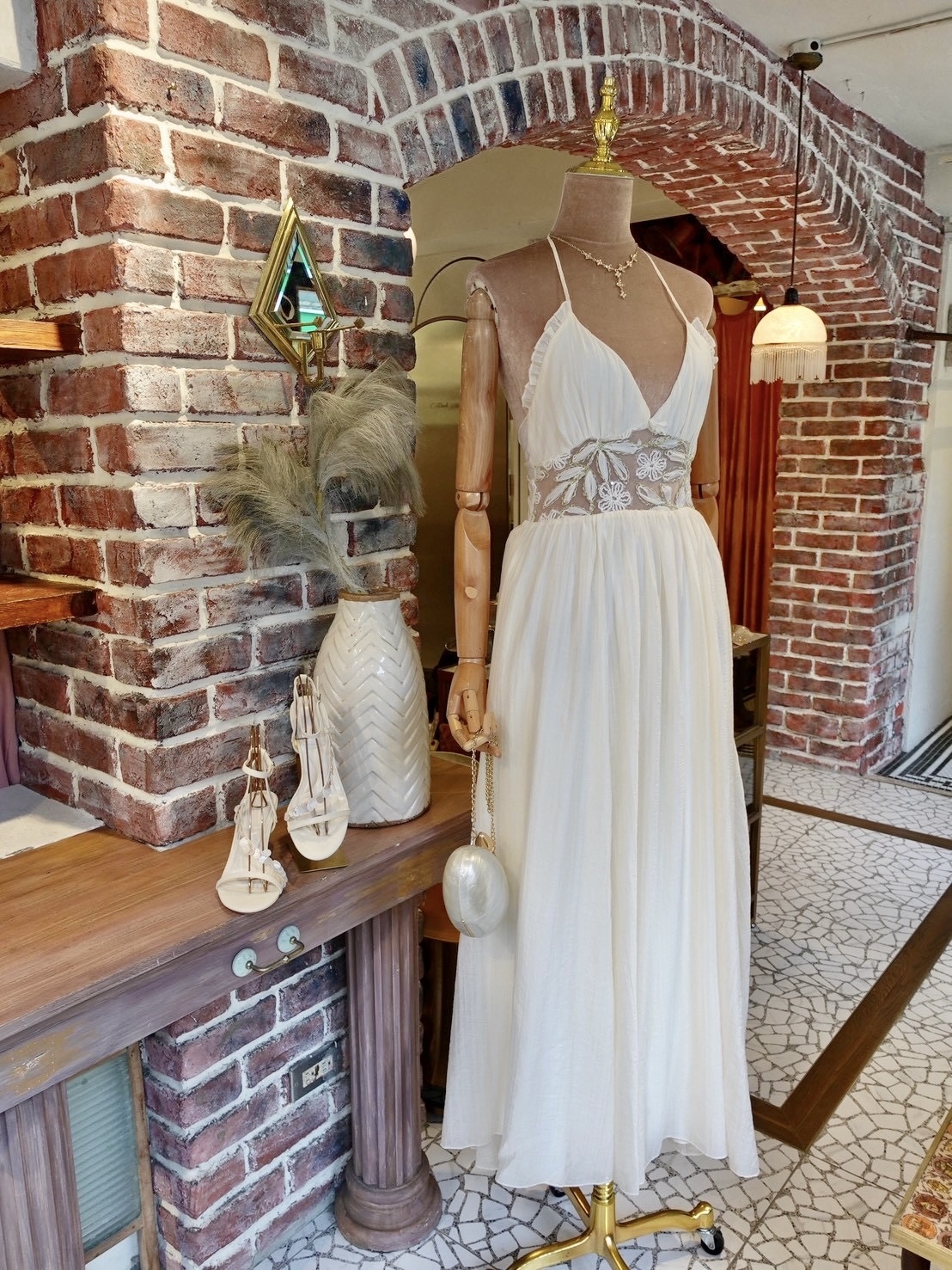 Cream Glam奶油白色刺繡亮片腰透紗Maxi Dress
