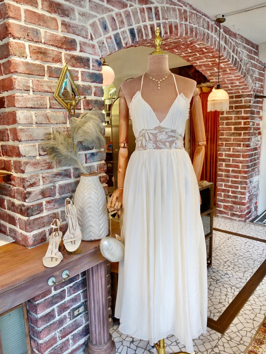Cream Glam奶油白色刺繡亮片腰透紗Maxi Dress