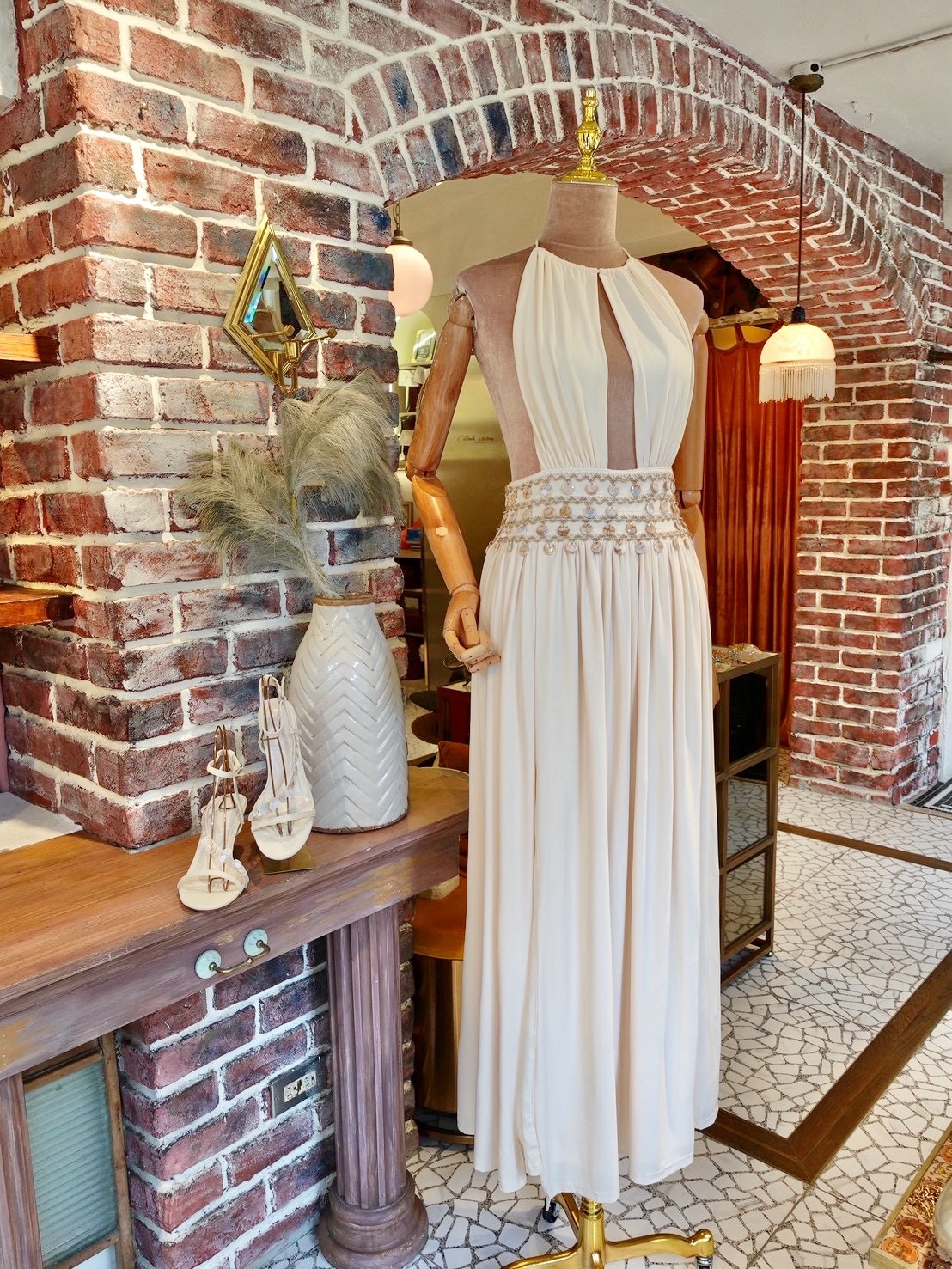 Summer Goddess奶油白色貝殼腰飾開叉Maxi Dress