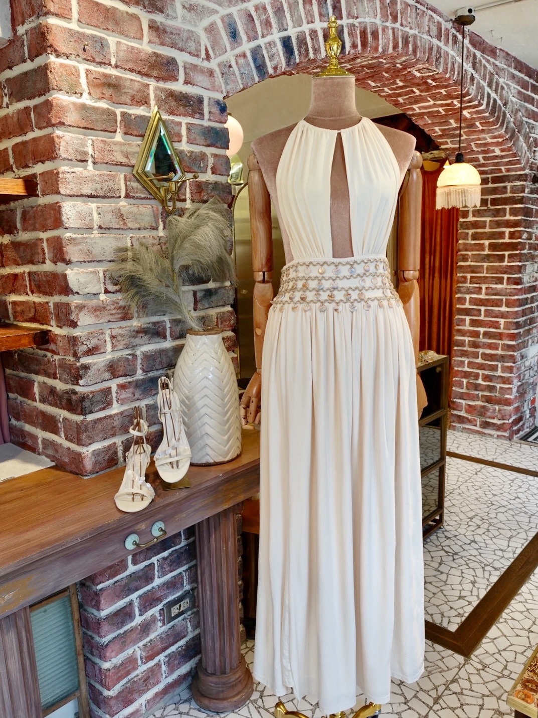 Summer Goddess奶油白色貝殼腰飾開叉Maxi Dress