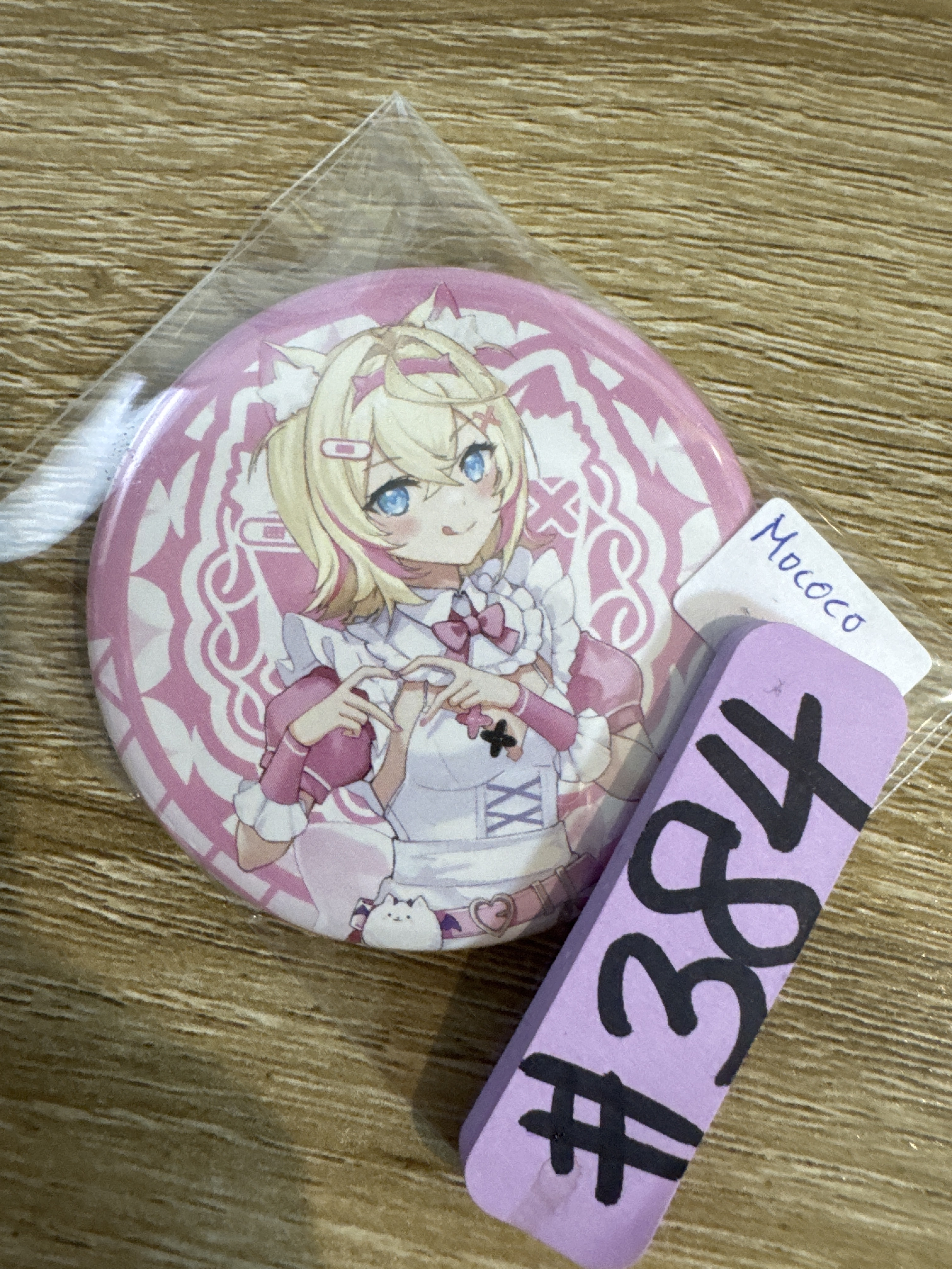 HOLOLIVE MOCOCO 襟章 #384