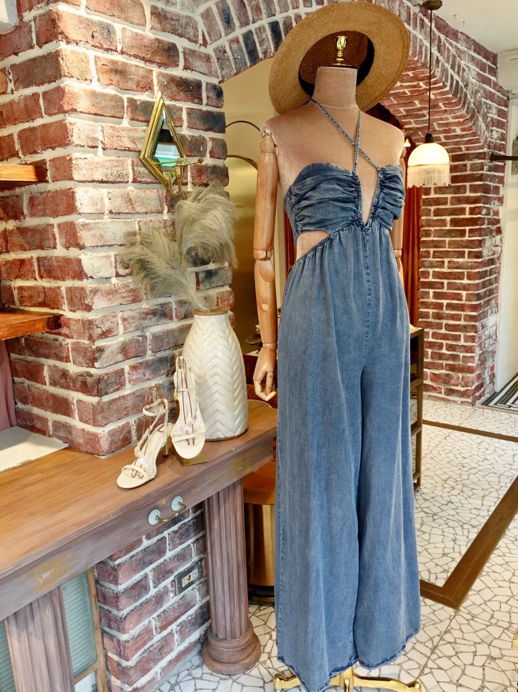 Summer Denim淺單寧色深V綁脖露腰連身長褲