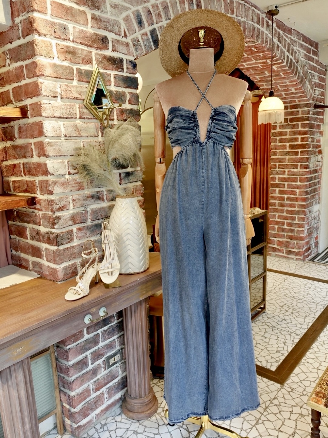 Summer Denim淺單寧色深V綁脖露腰連身長褲