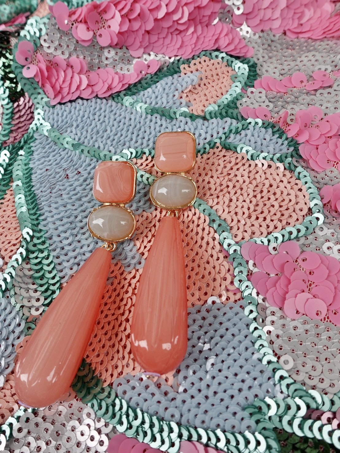 Baby Pink粉紅色寶石垂墜耳環