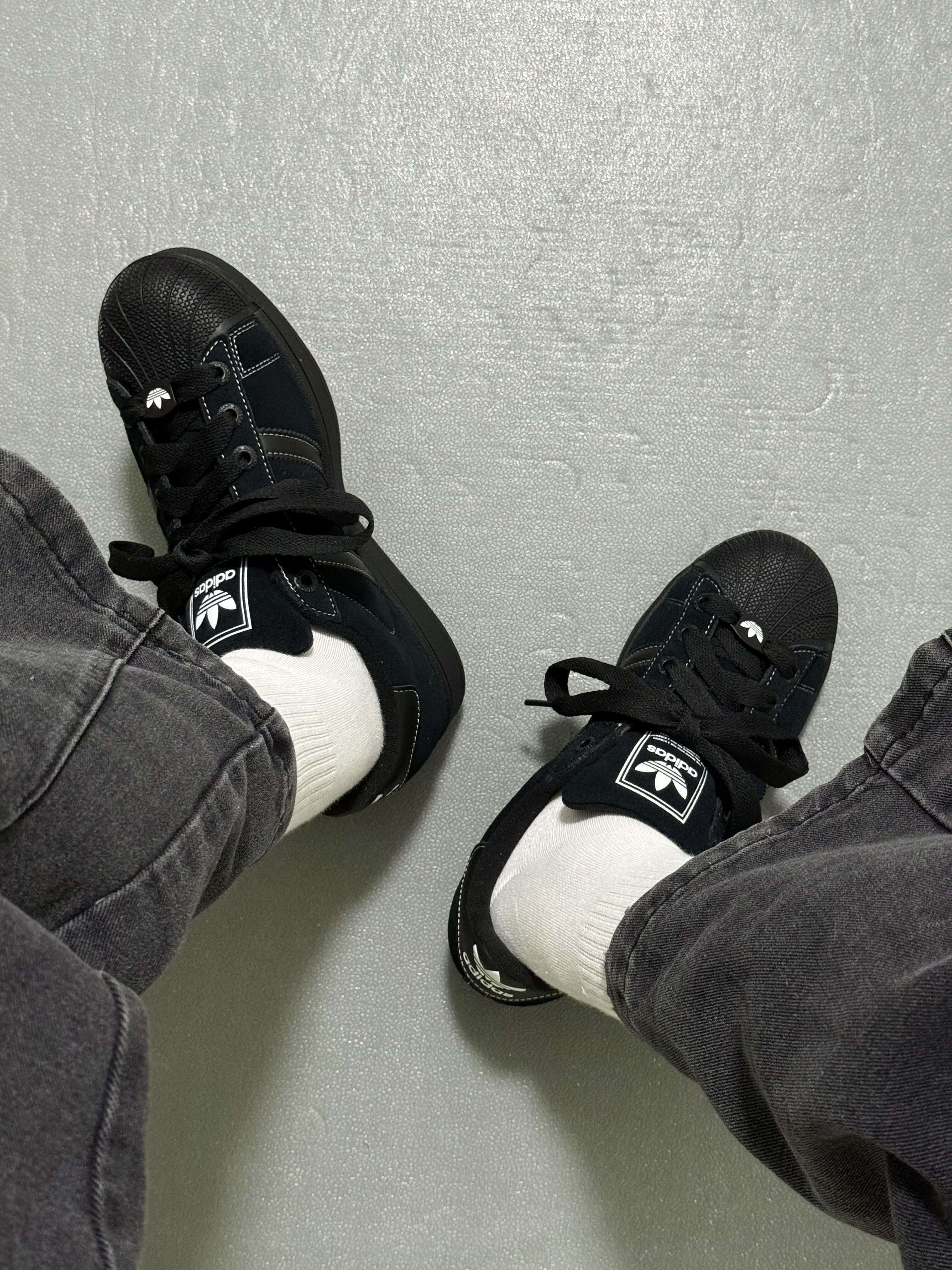 【預購】Adidas Superstar 2.0 貝殼頭 愛迪達 三葉草 黑白 麂皮 皮革 "Core Black Contrast Stitch" 外縫線 JH5470