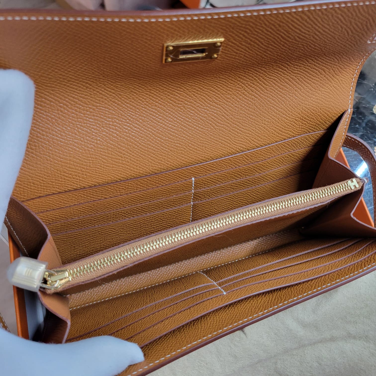 99%NEW/unused Hermes Kelly long wallet gold cc 長銀包金棕色金扣