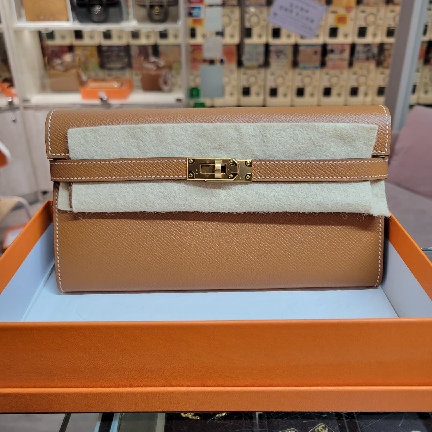 99%NEW/unused Hermes Kelly long wallet gold cc 長銀包金棕色金扣