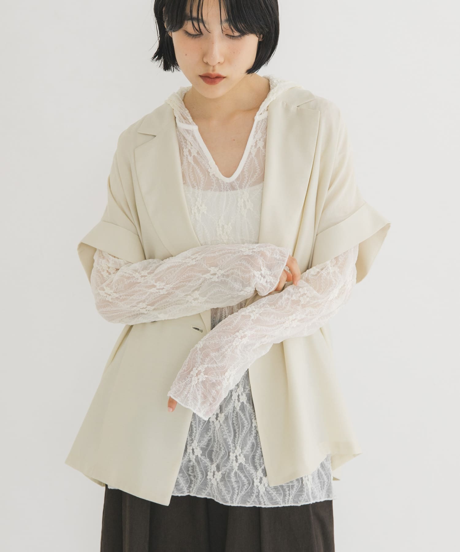 先行特價預購┃日本 KBF 蕾絲連帽上衣