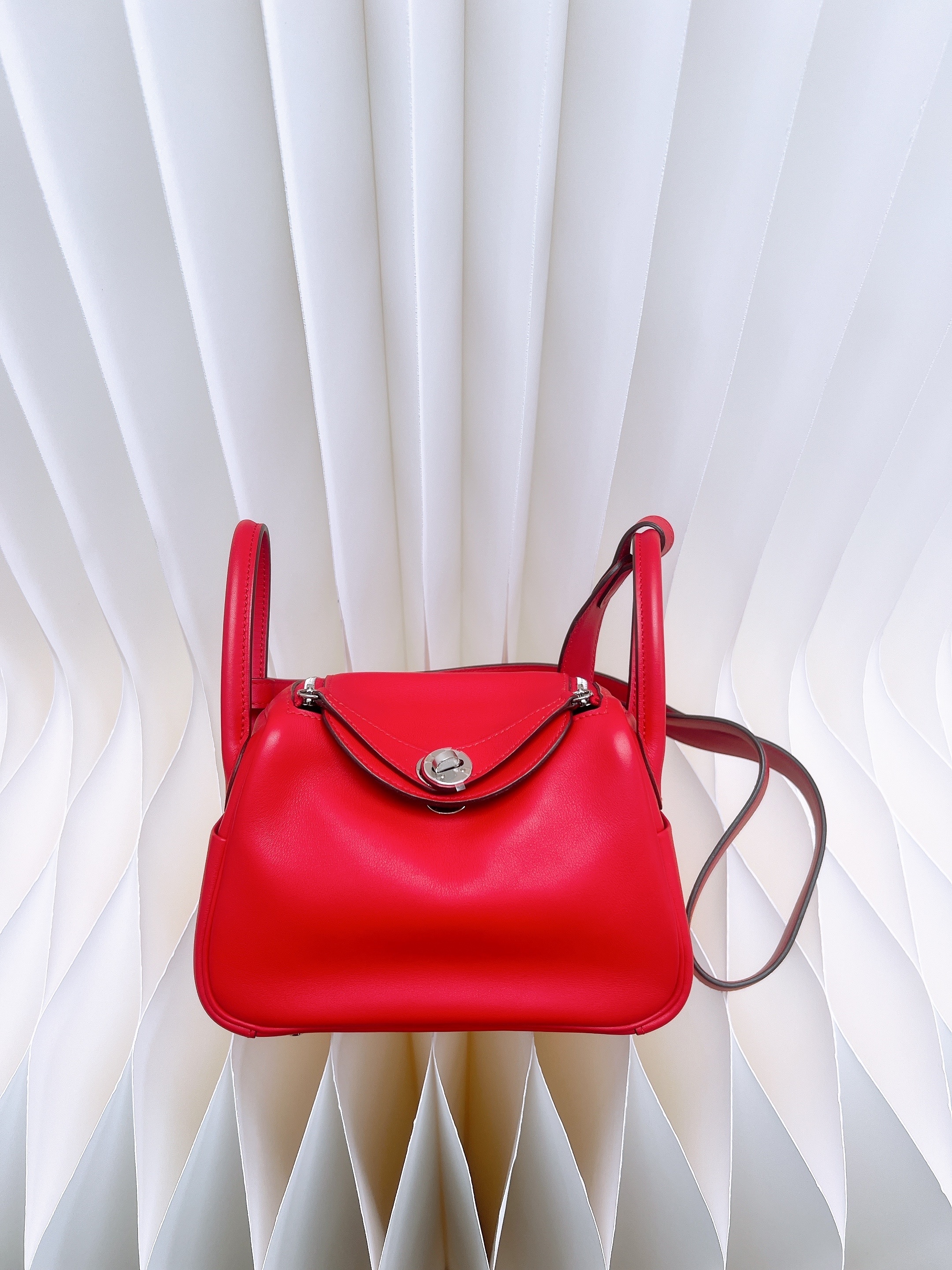 Hermes mini lindy (red phw/ swift/ stamp Z)