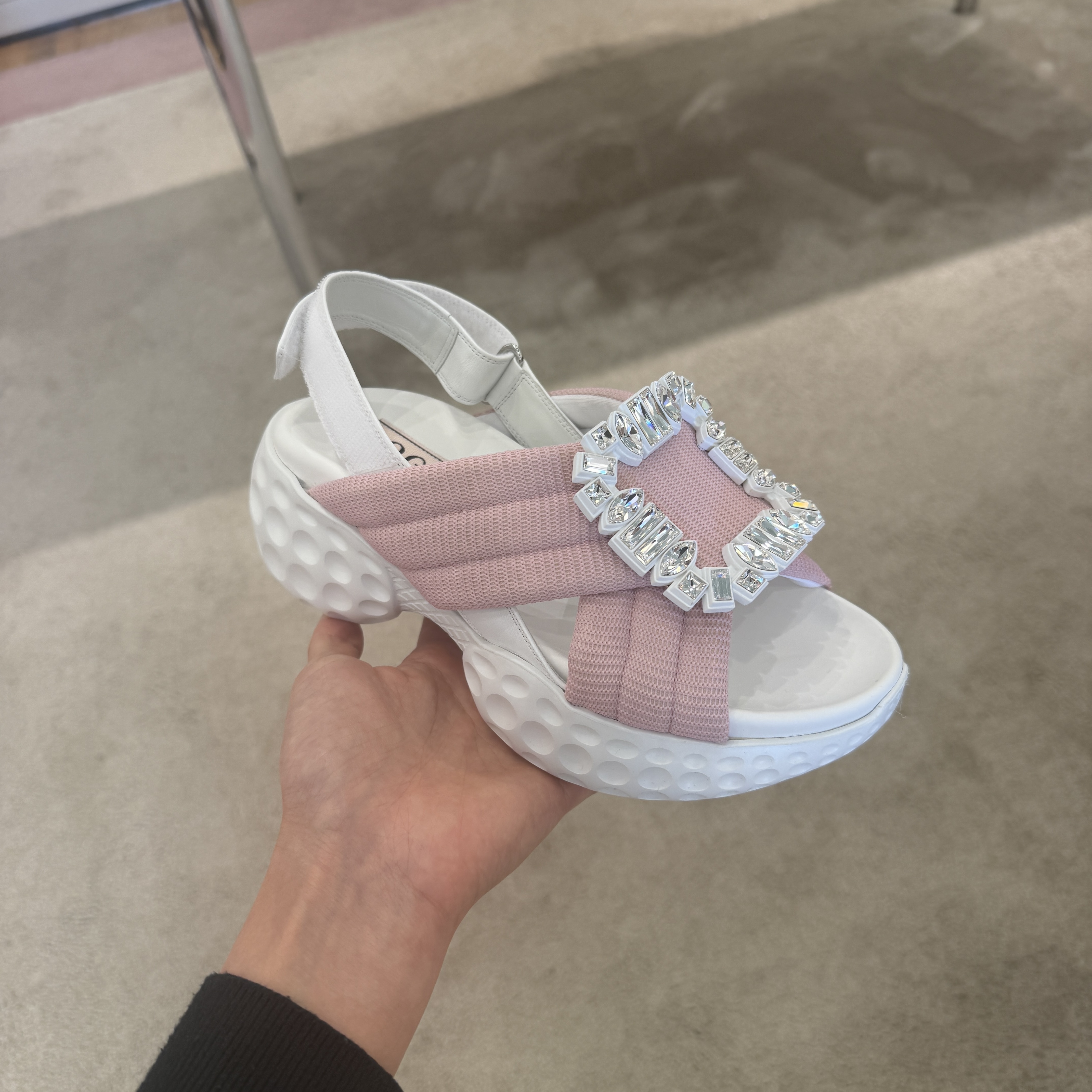Roger Vivier RV Viv Run Light strass buckle sandals pink