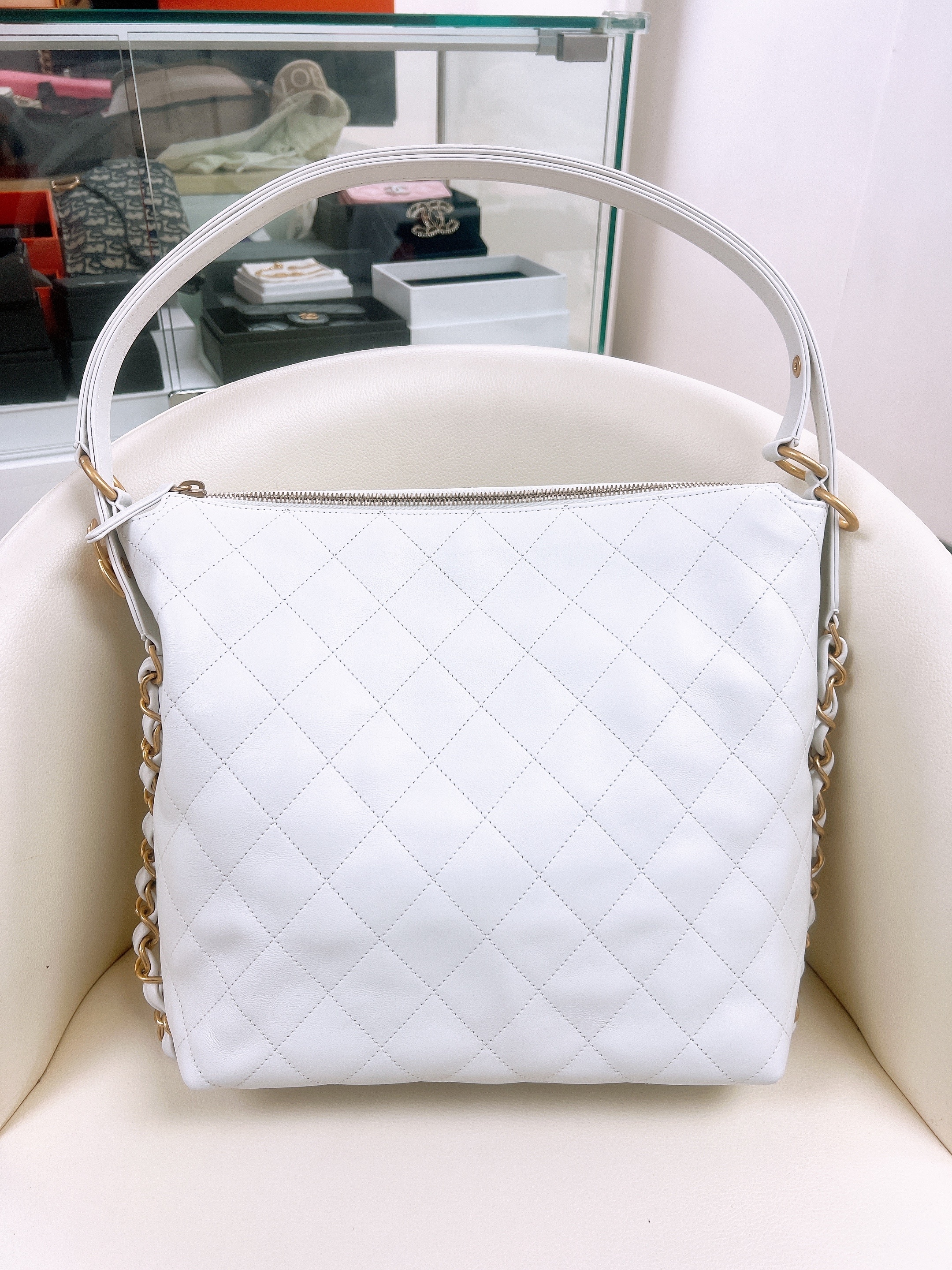Chanel 25s two-way hobo/ backpack white