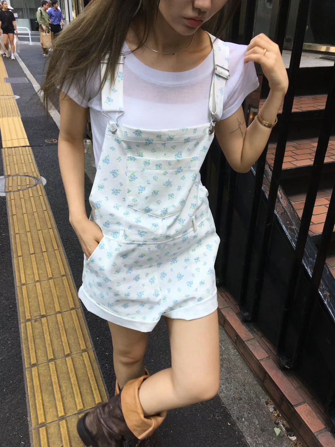 藍小花吊帶短褲