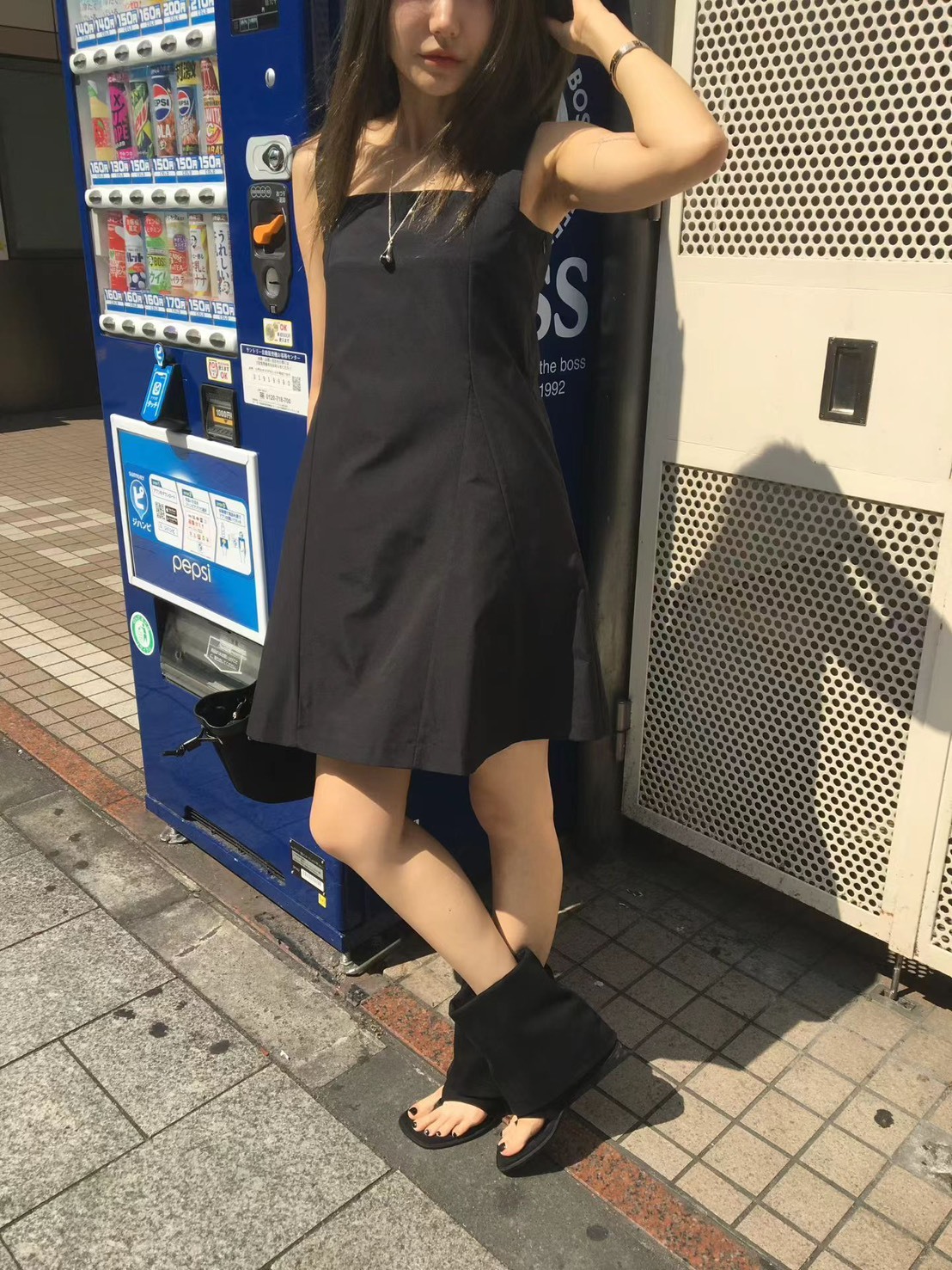 背釦單色無袖短洋裝