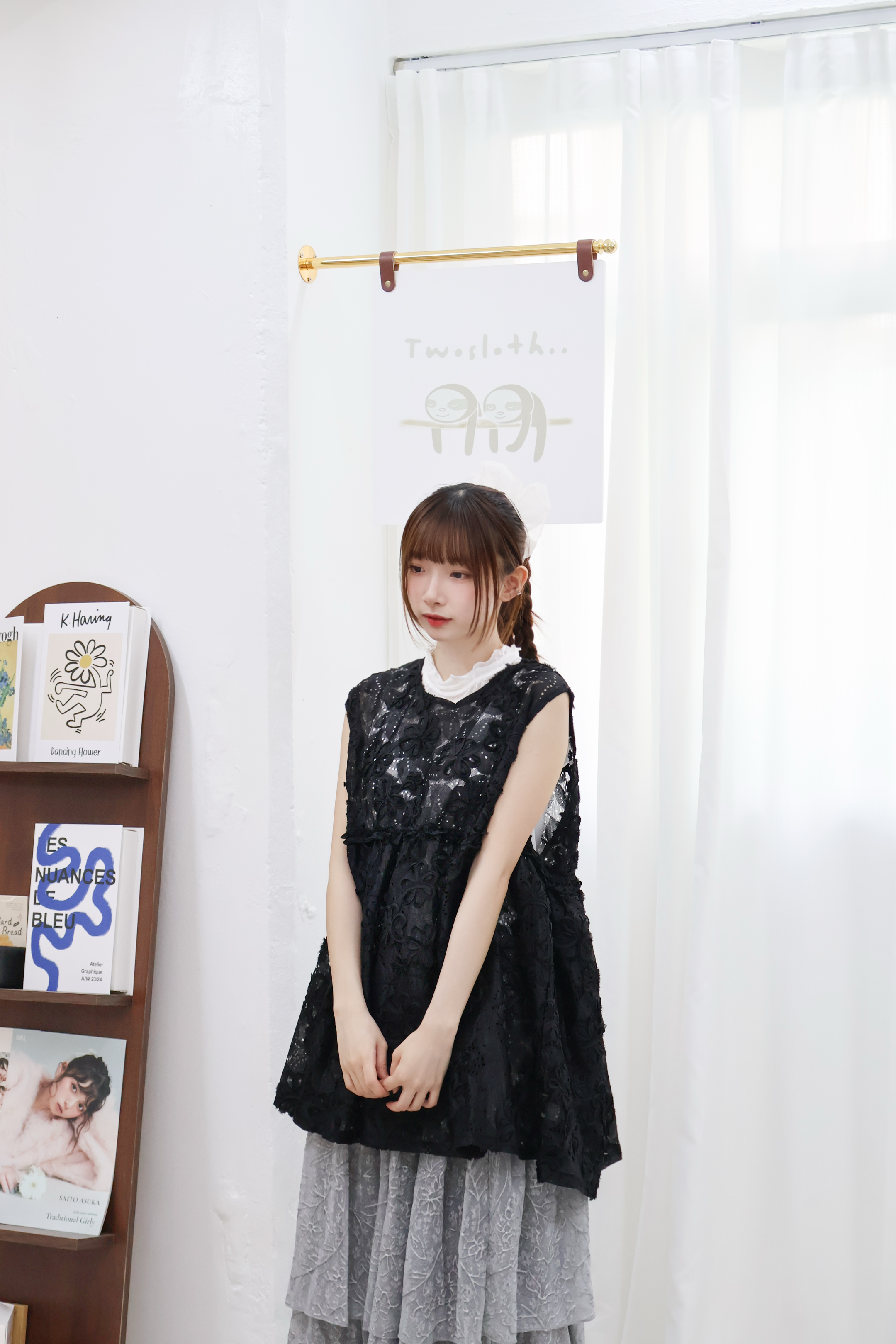 重疊立體花花寛鬆背心 · 2色入