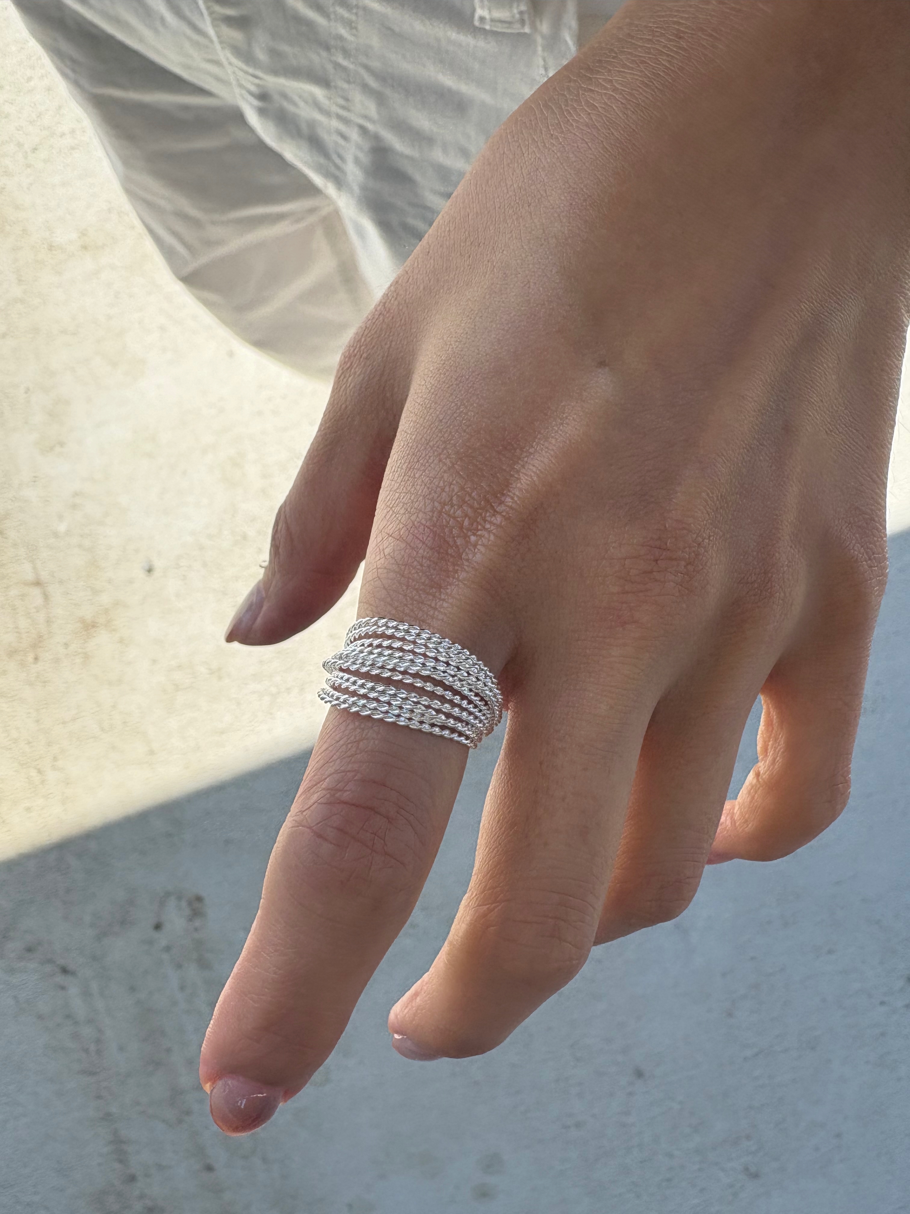 unique line ring