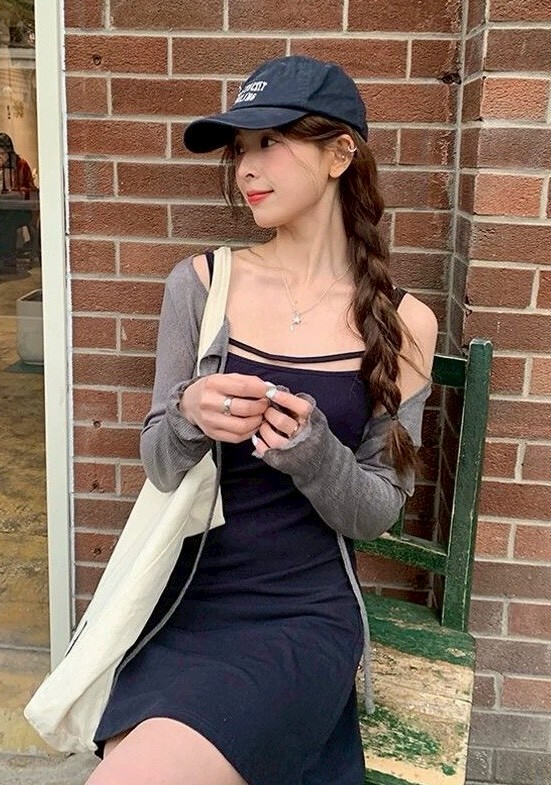 一槓深藍短洋+前綁灰罩衫