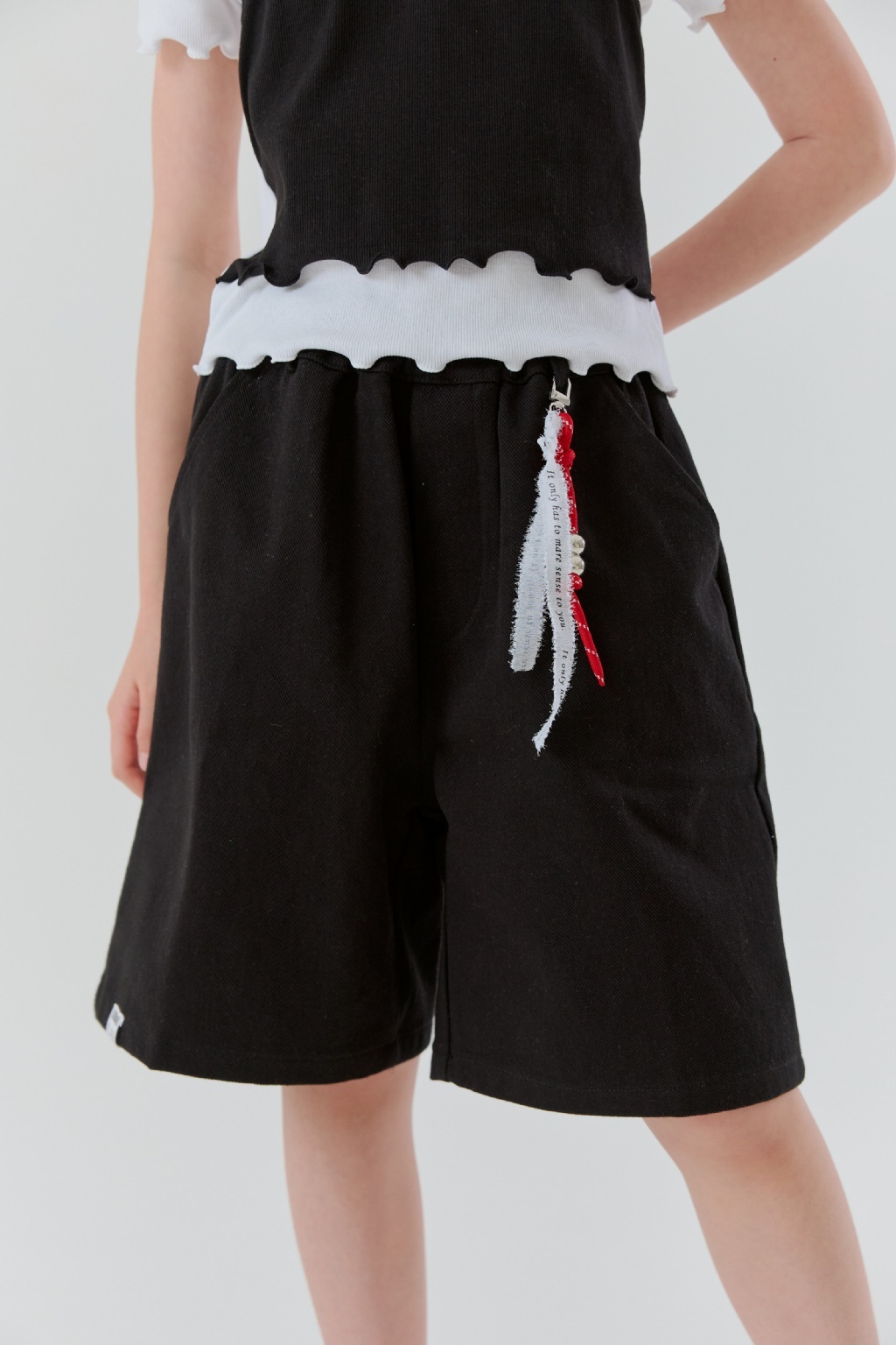正韓夏Lilas 個性帥氣縫線短褲