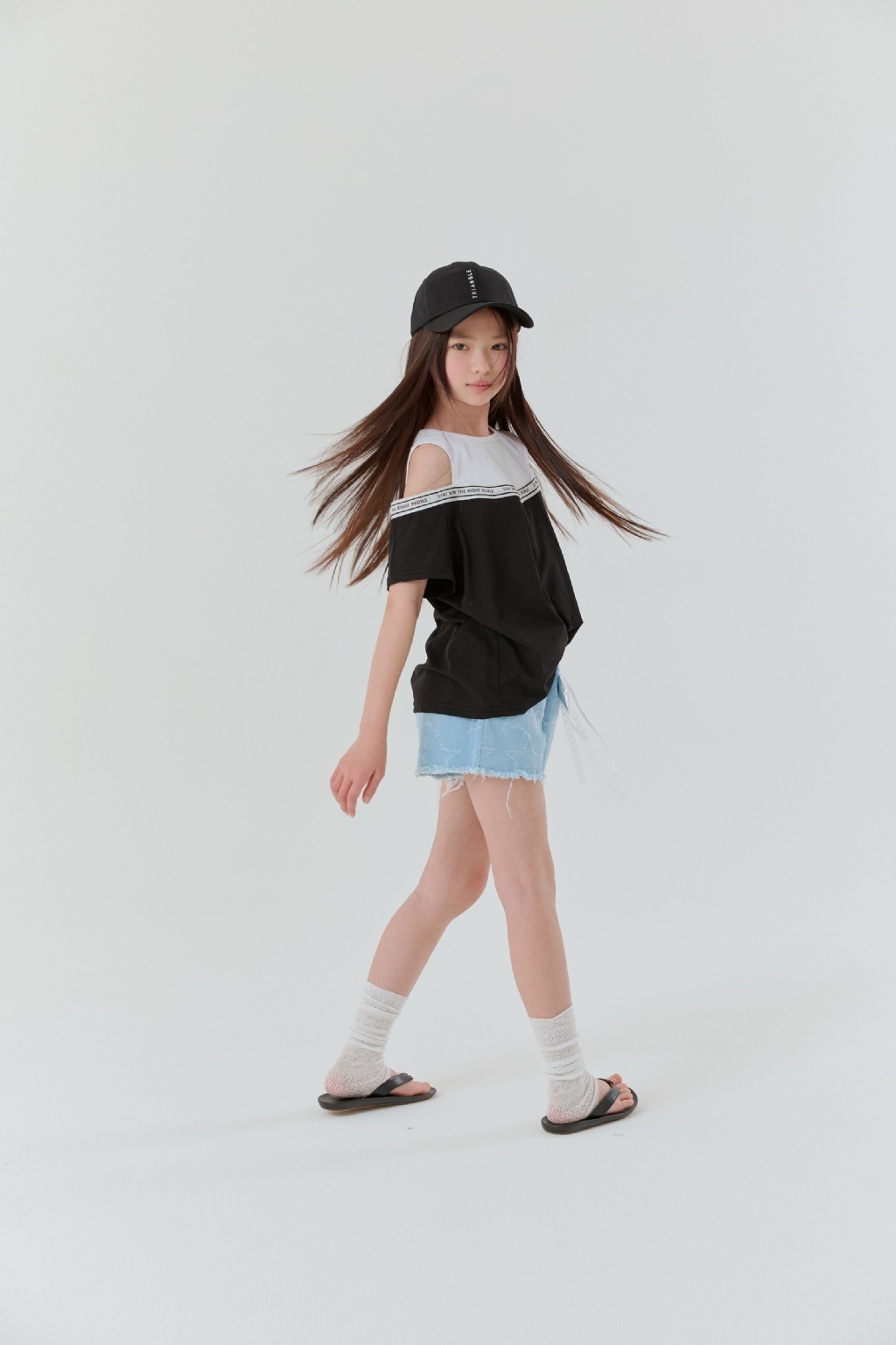 正韓夏Lilas 兩色韓系個性露肩上衣