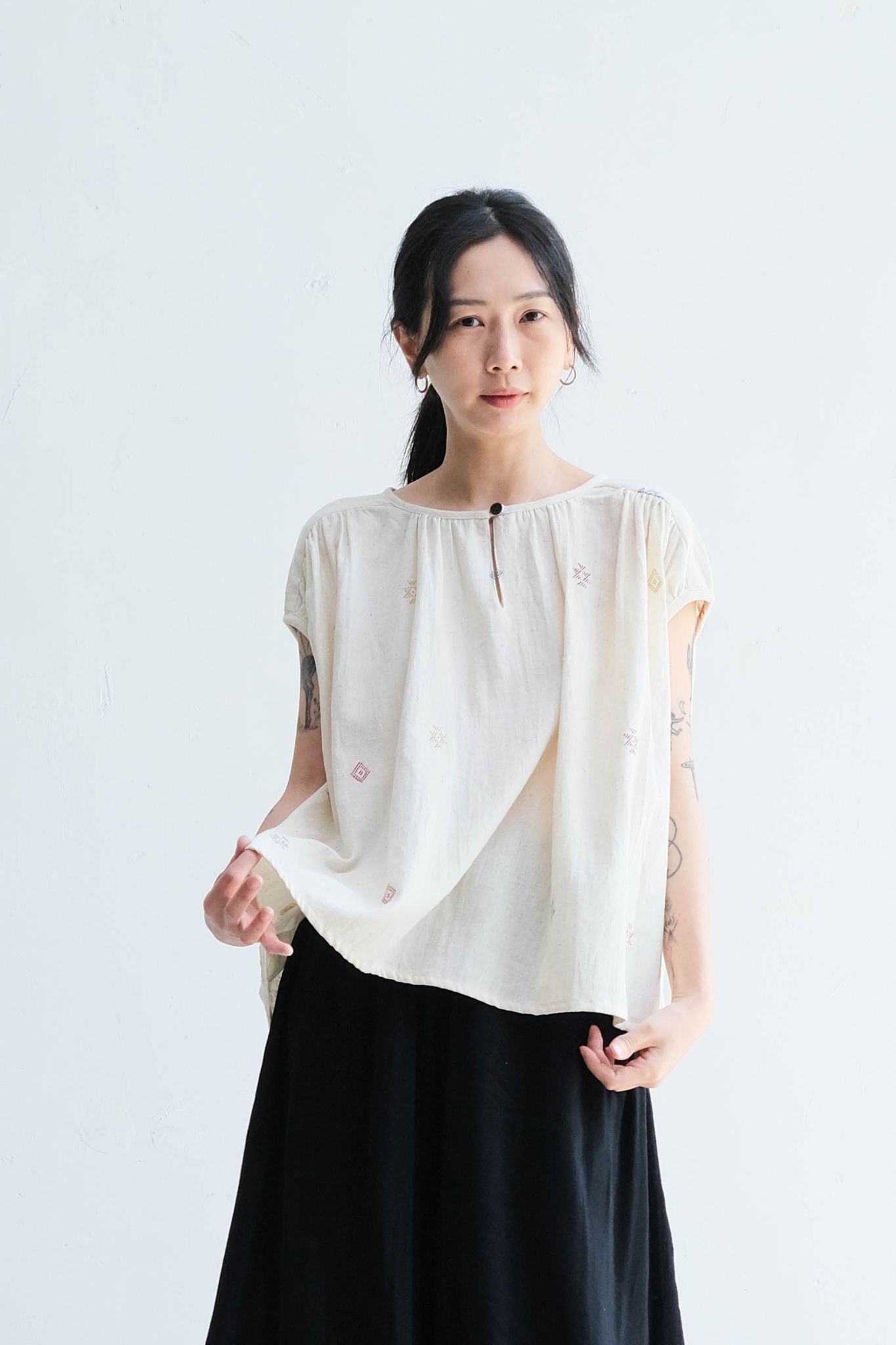 Kachua 單釦圓袖上衣 米白刺繡