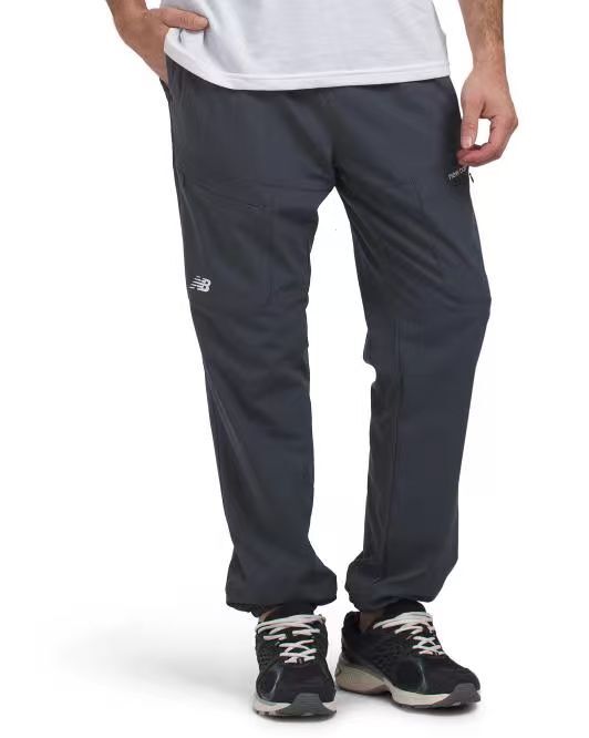 【預購】NEW BALANCE H061043 男裝輕量束腳褲 (深灰色)