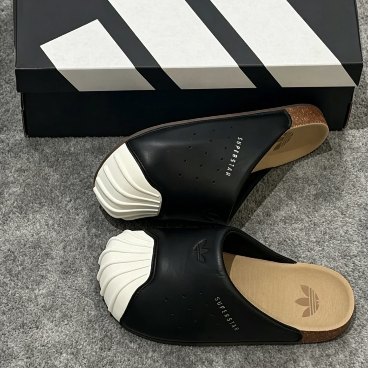 ADIDAS ORIGINALS SUPERSTAR ADIMULE 黑白 奶油白 包頭拖鞋 穆勒 中性鞋款 情侶鞋 LC0411