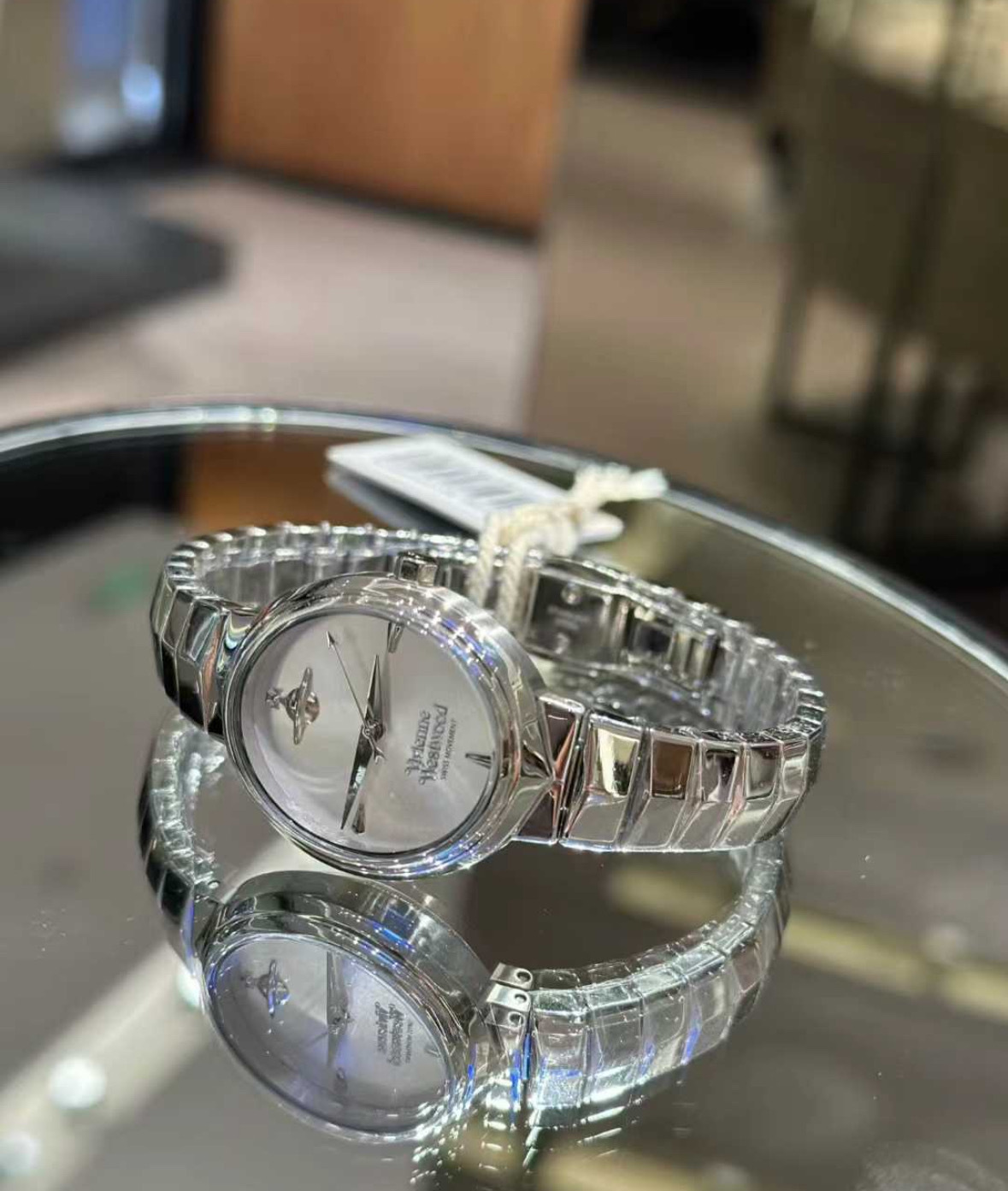 〈美到太犯規⭐〉Vivienne Westwood Armour Watch 經典盔甲蛇骨腕錶 銀色