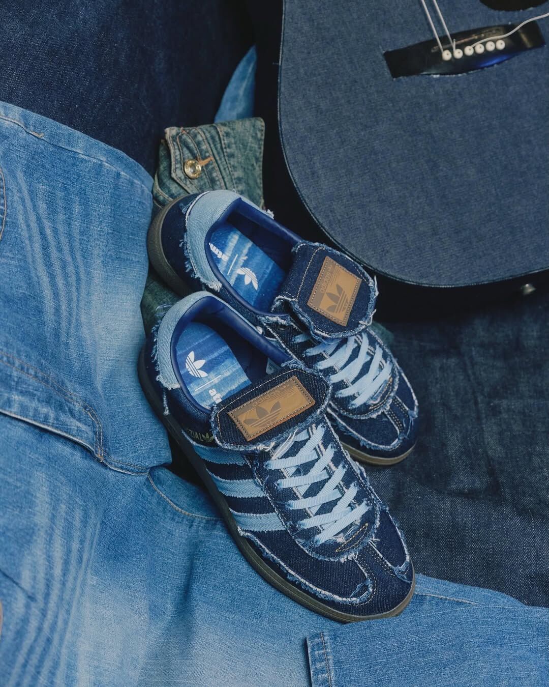 🇯🇵 atoms X ADIDAS HANDBALL SPEZIAL LT "DENIM" 丹寧系列 牛仔 流蘇 毛邊 藏藍 牛仔藍 男女鞋 KJ5754 / 預購