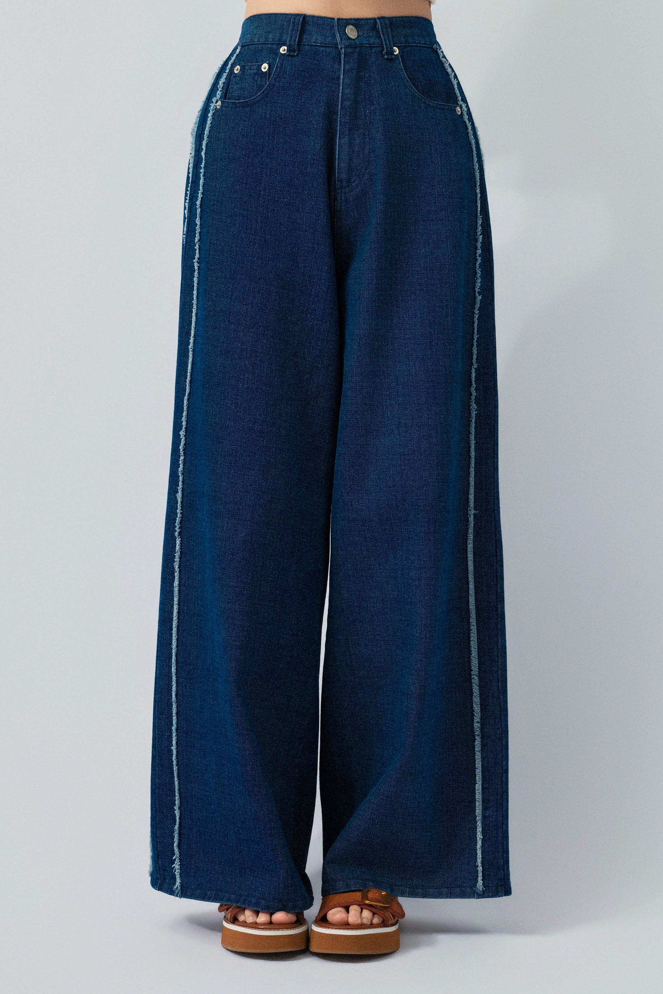 蘇蘇側骨邊牛仔闊褲 (預購產品）