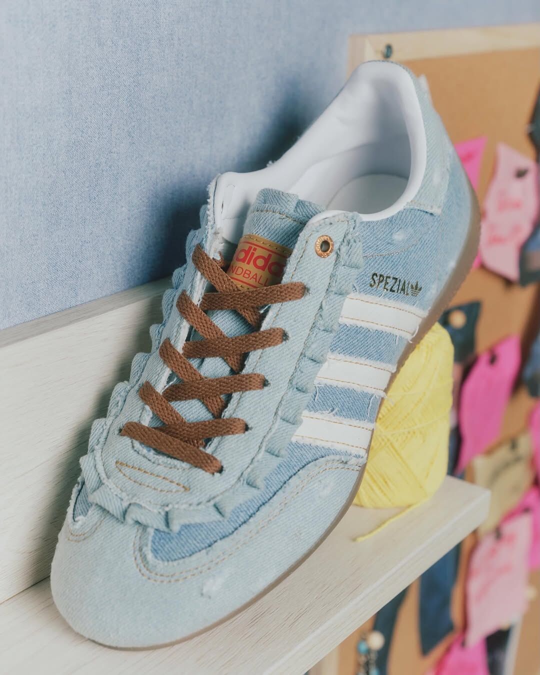 🇯🇵 atoms X ADIDAS HANDBALL SPEZIAL LO PRO "DENIM" 丹寧系列 牛仔 流蘇 毛邊 藏藍 牛仔藍 女鞋 KJ5755 / 預購