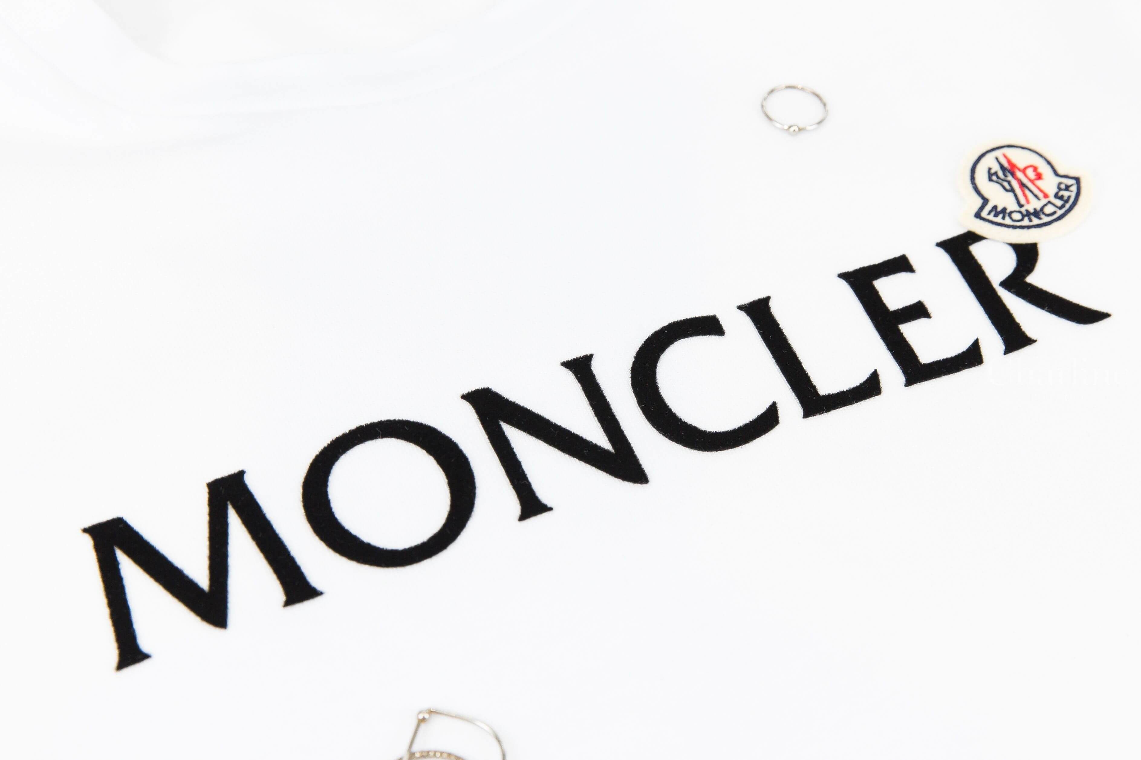 Moncler Flocked Logo Cotton T-Shirt 白底黑色絲絨刺繡 Logo 短袖棉T