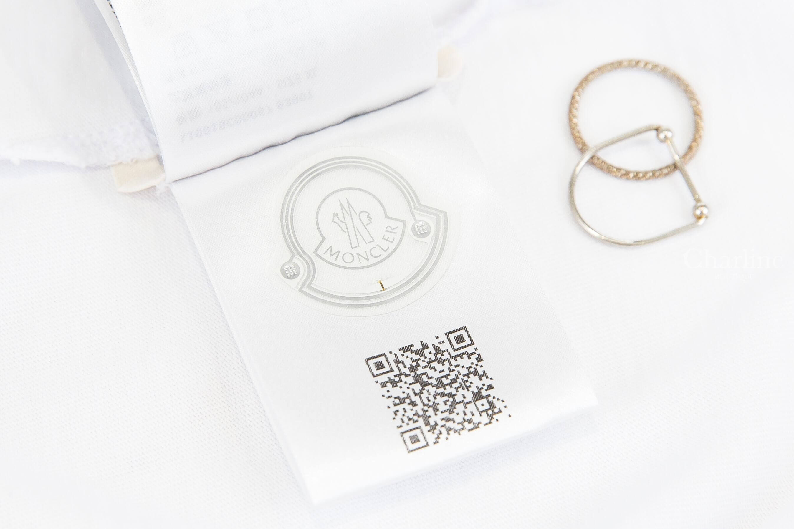 Moncler Flocked Logo Cotton T-Shirt 白底黑色絲絨刺繡 Logo 短袖棉T-Charline Boutique 精品代購