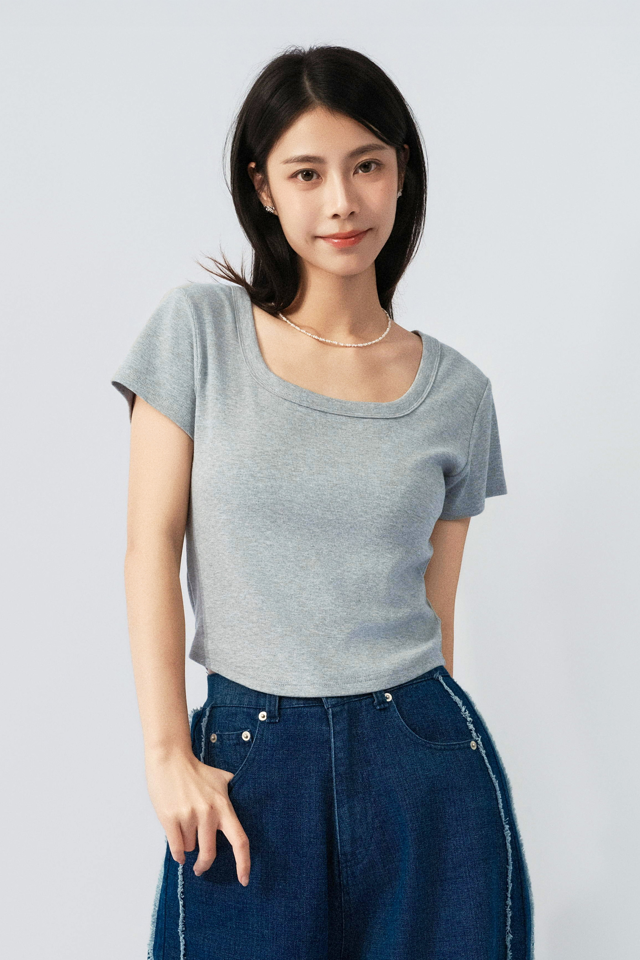 大圓領弧腳羅紋tee (預購產品）