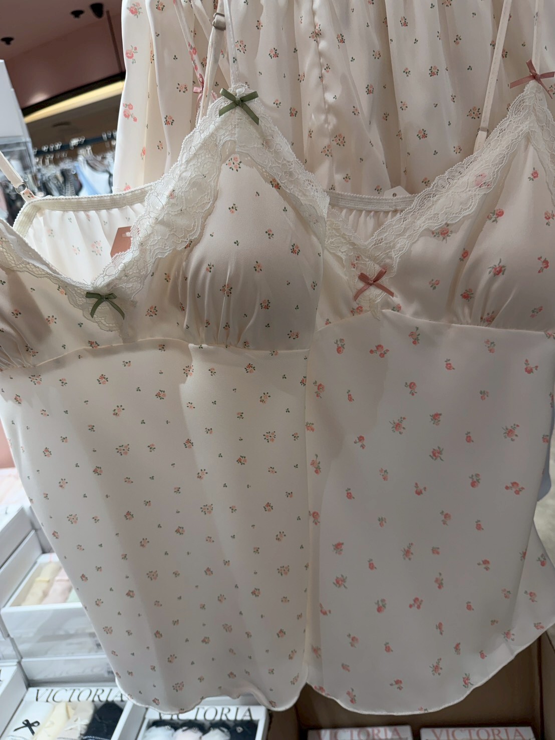 L562緞面小碎花睡衣