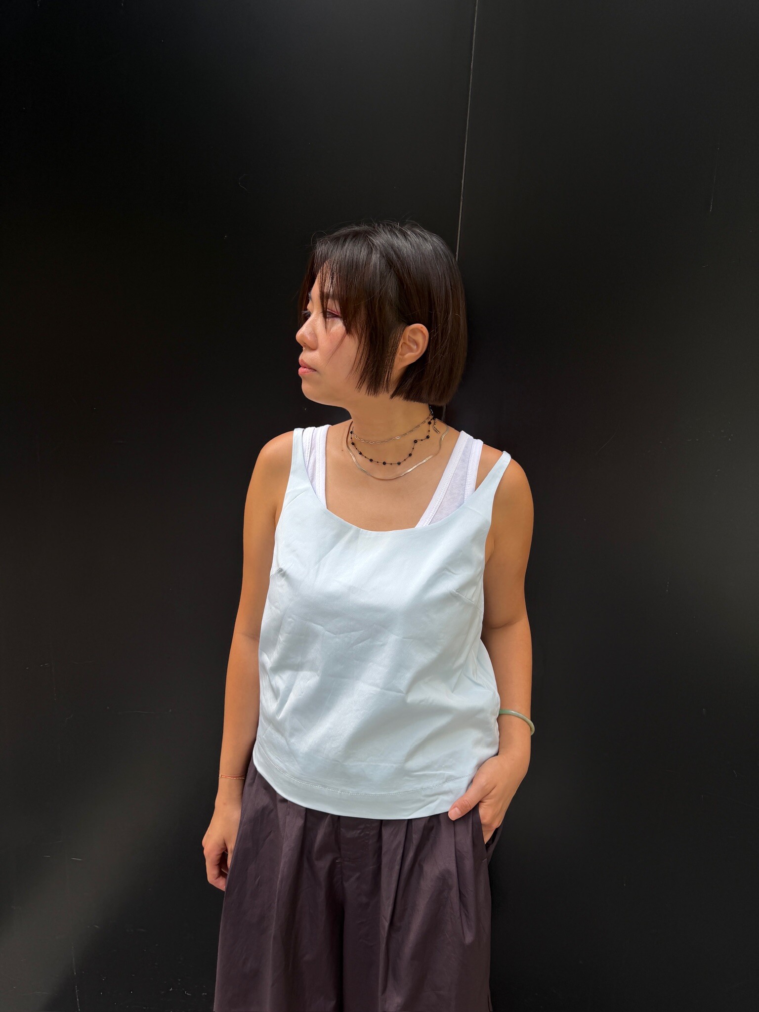 Cropped deep U vest
